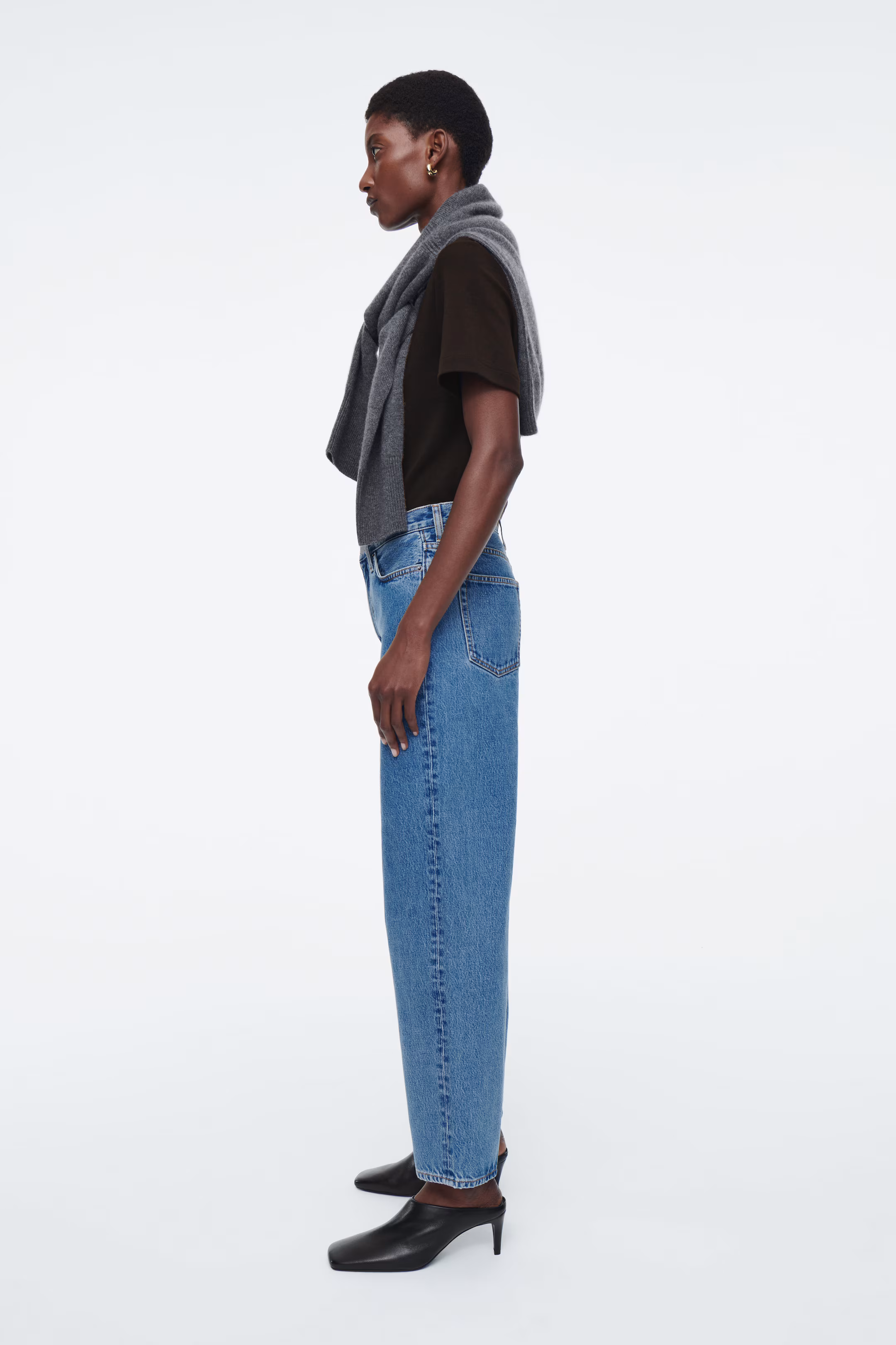 ARCH TAPERED JEANS