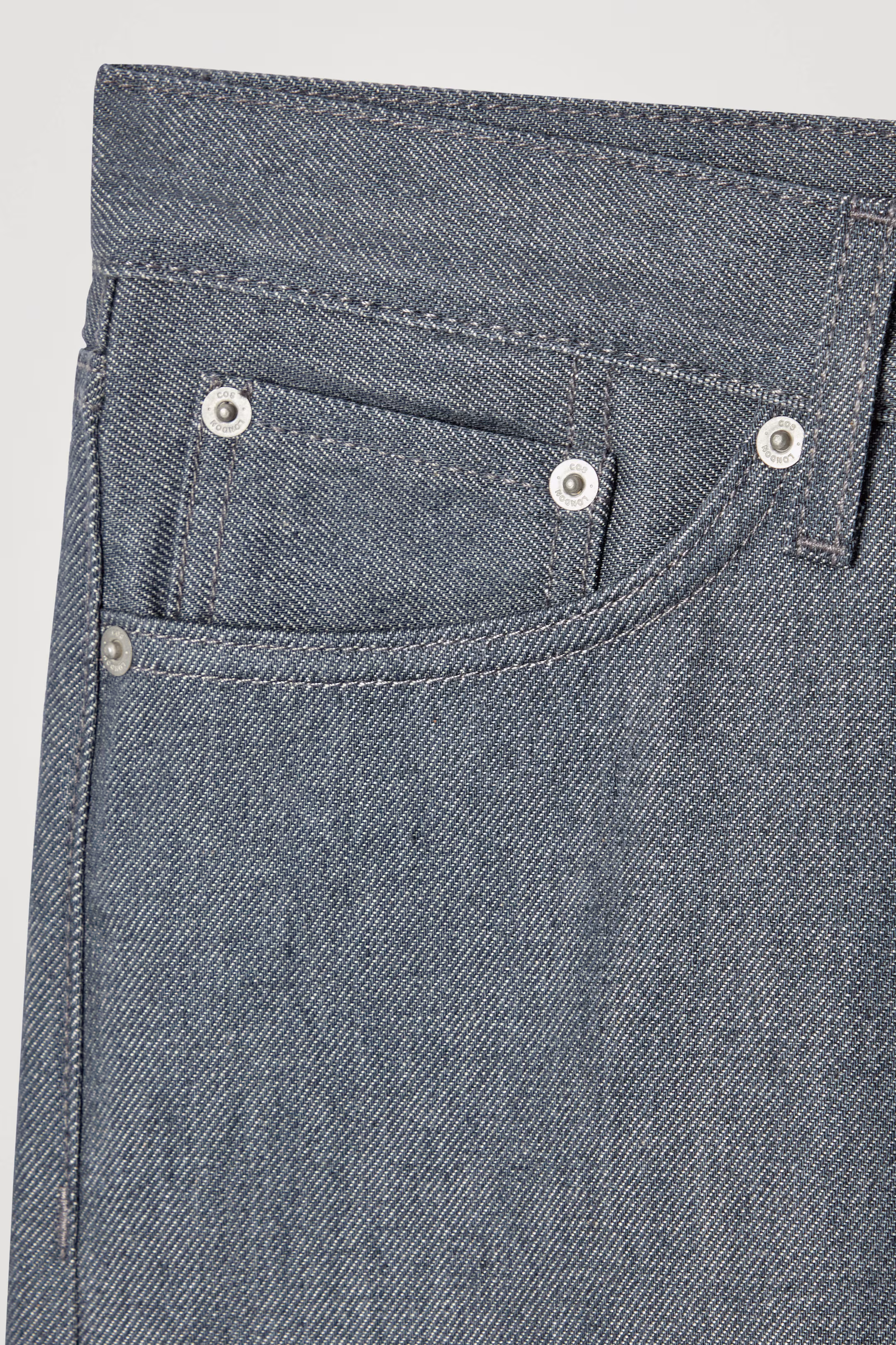 SIGNATURE STRAIGHT-LEG JEANS
