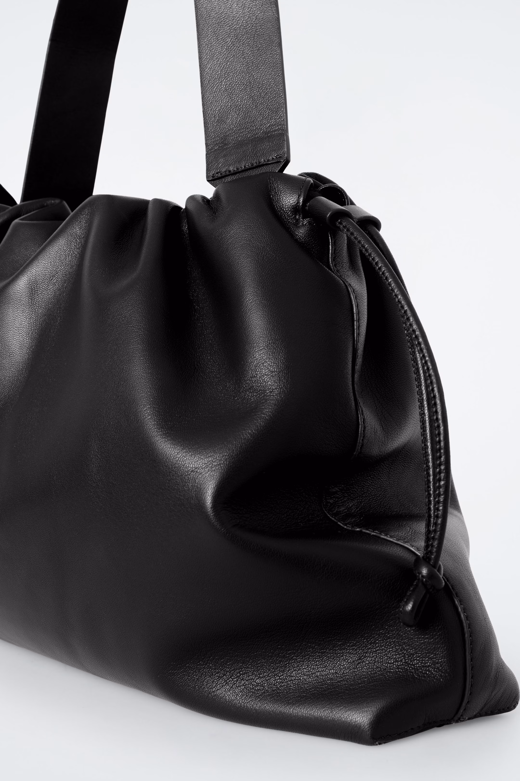 CAVATELLI CLUTCH BAG - LEATHER