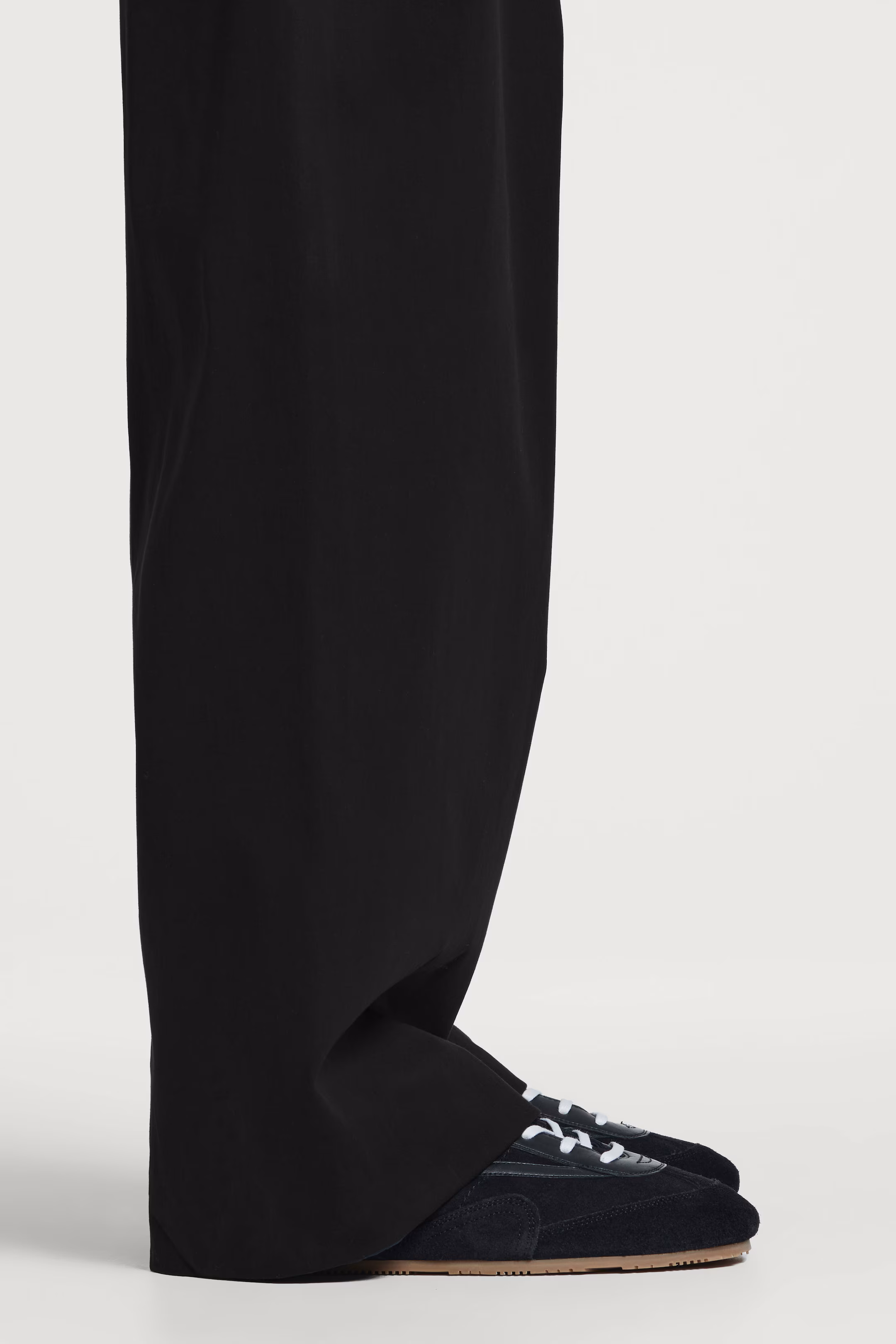 MINIMAL SUEDE TRAINERS