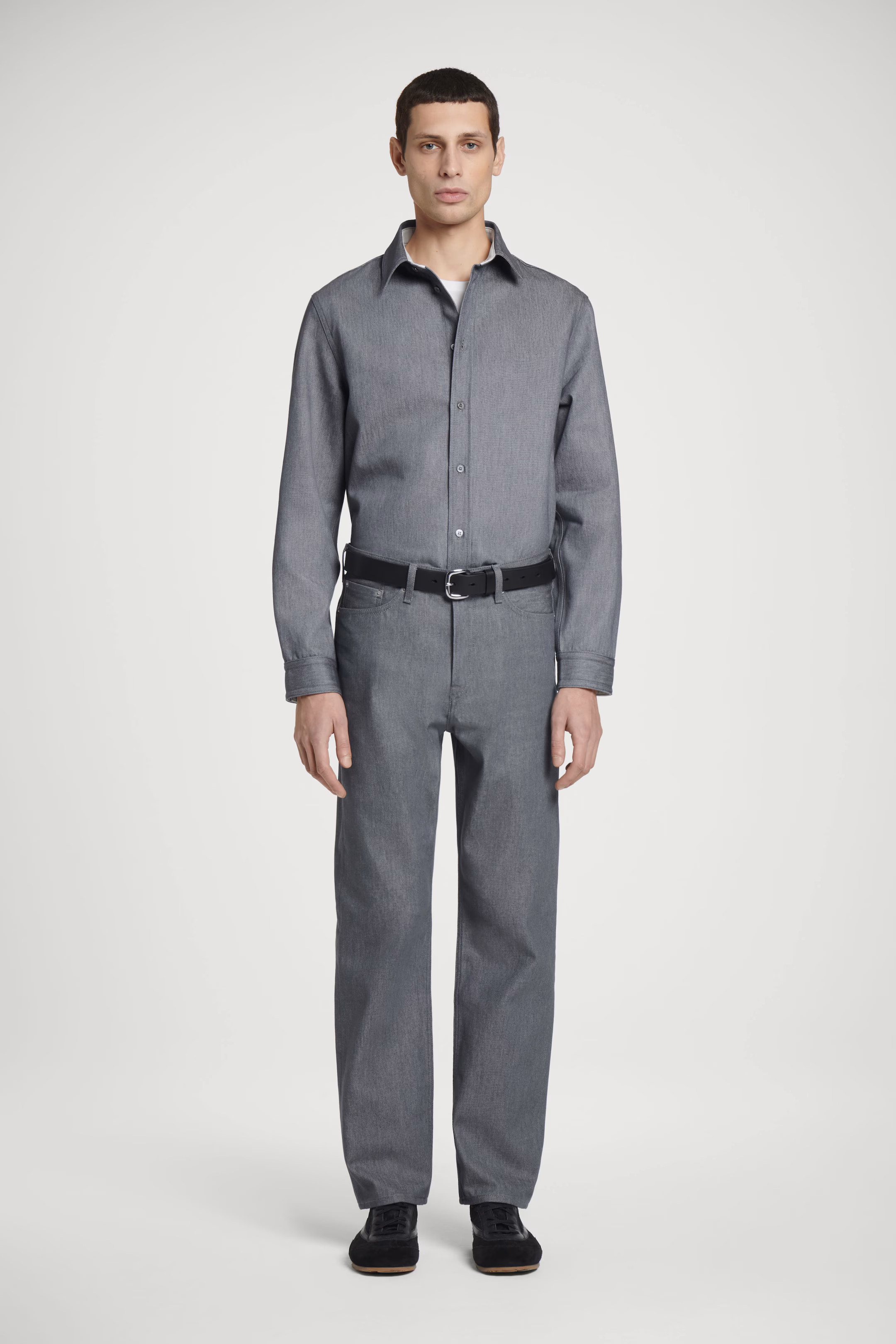 SIGNATURE STRAIGHT-LEG JEANS