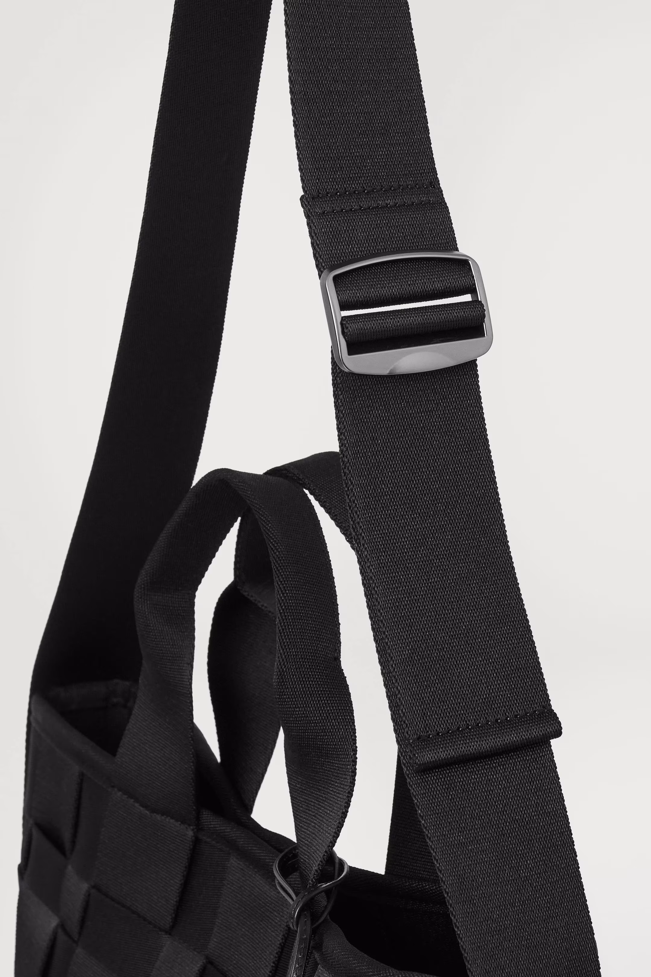 WOVEN TOTE BAG - WEBBING