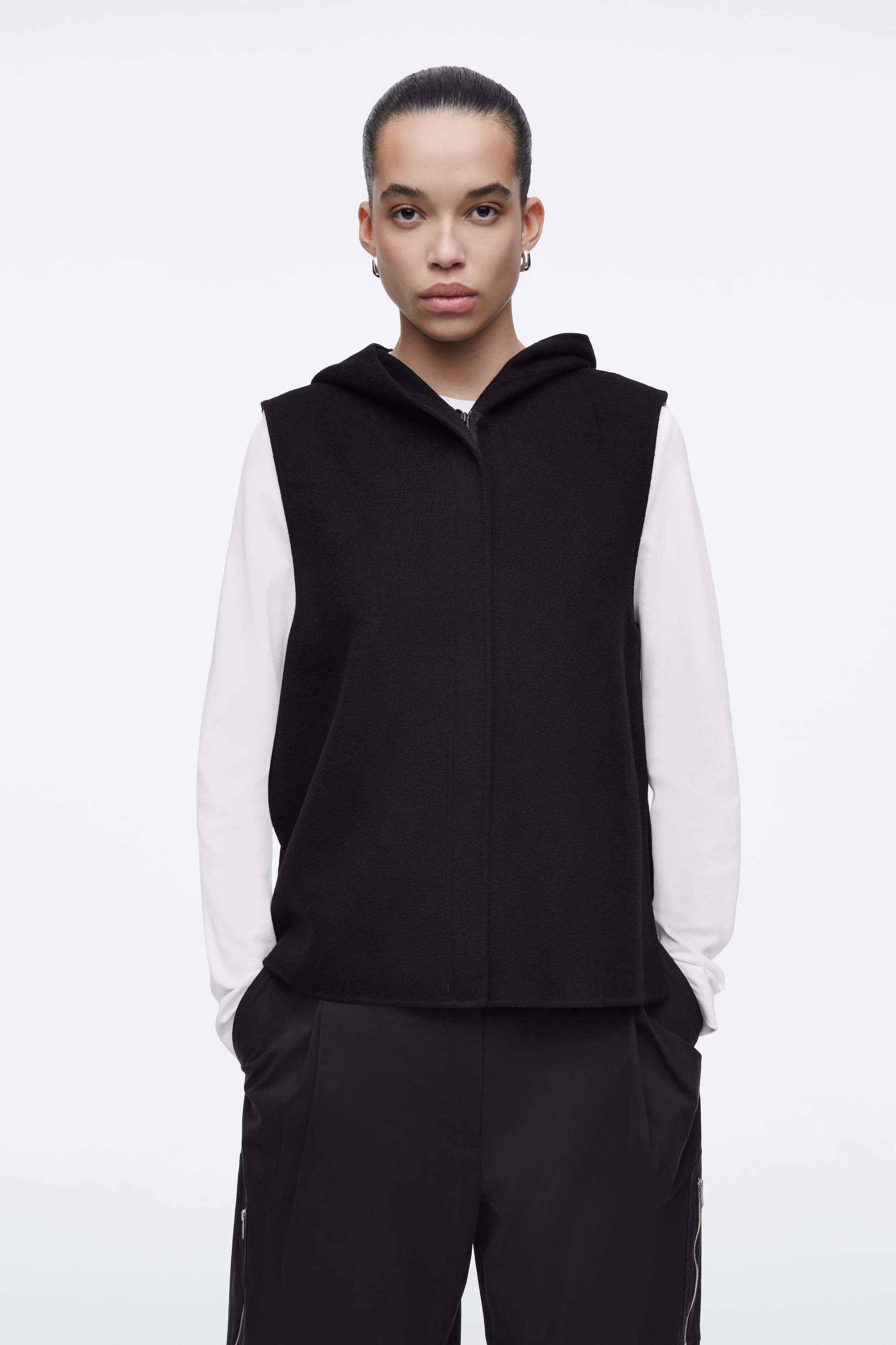 DOUBLE-FACED HYBRID HOODED GILET