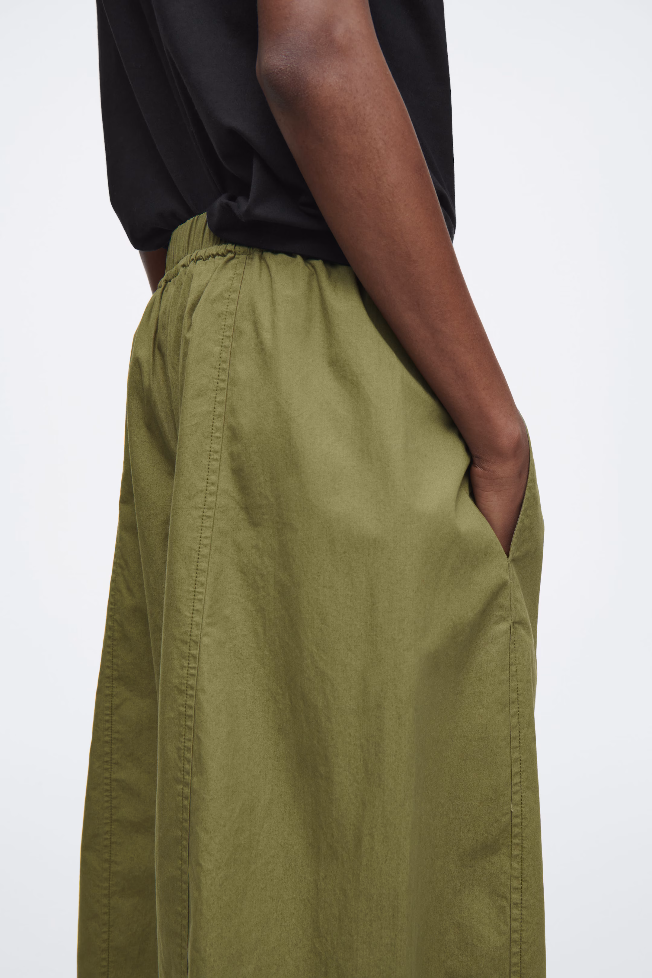 ELASTICATED BARREL-LEG TROUSERS