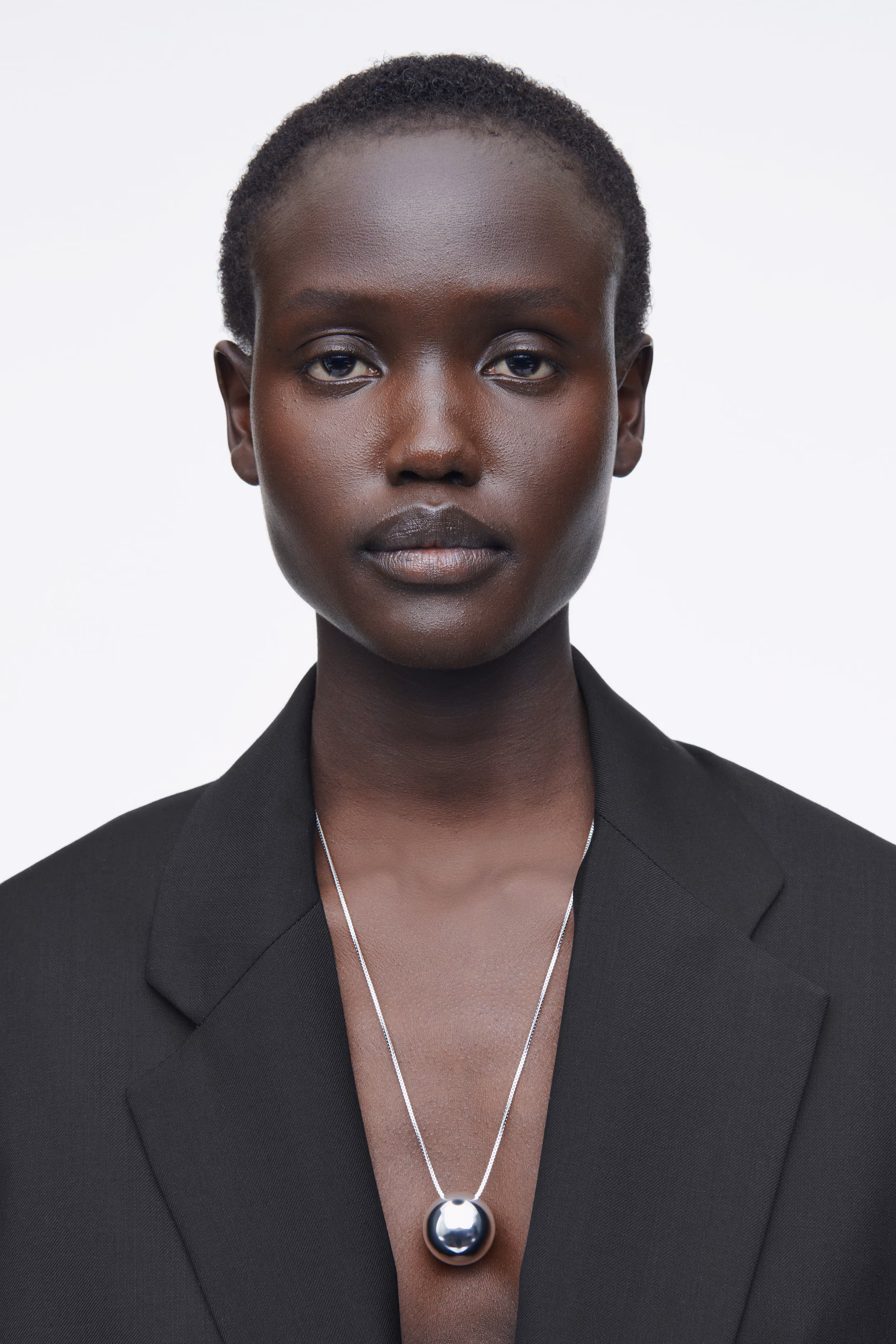 SPHERICAL PENDANT CHAIN NECKLACE