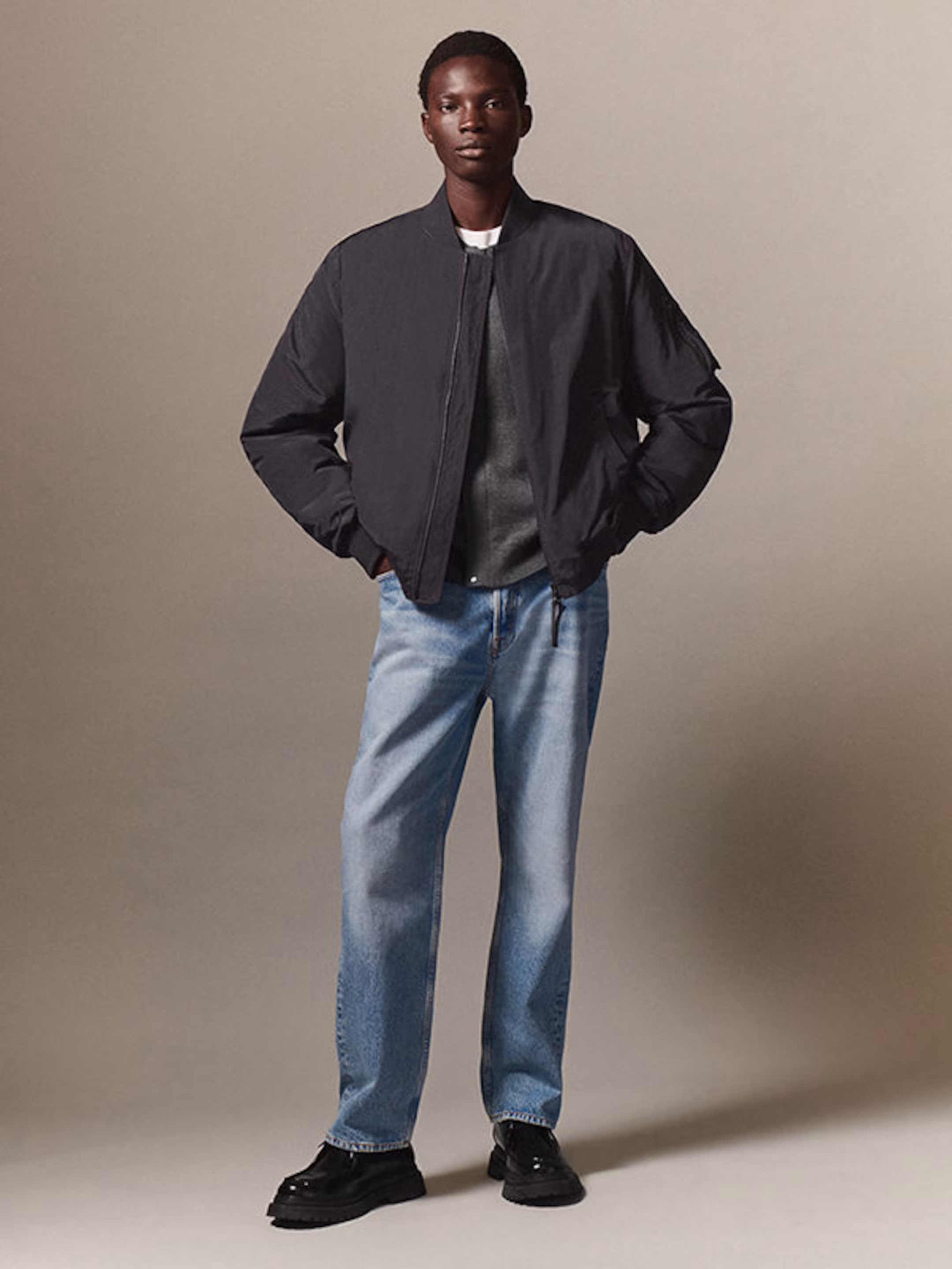 SIGNATURE STRAIGHT-LEG JEANS