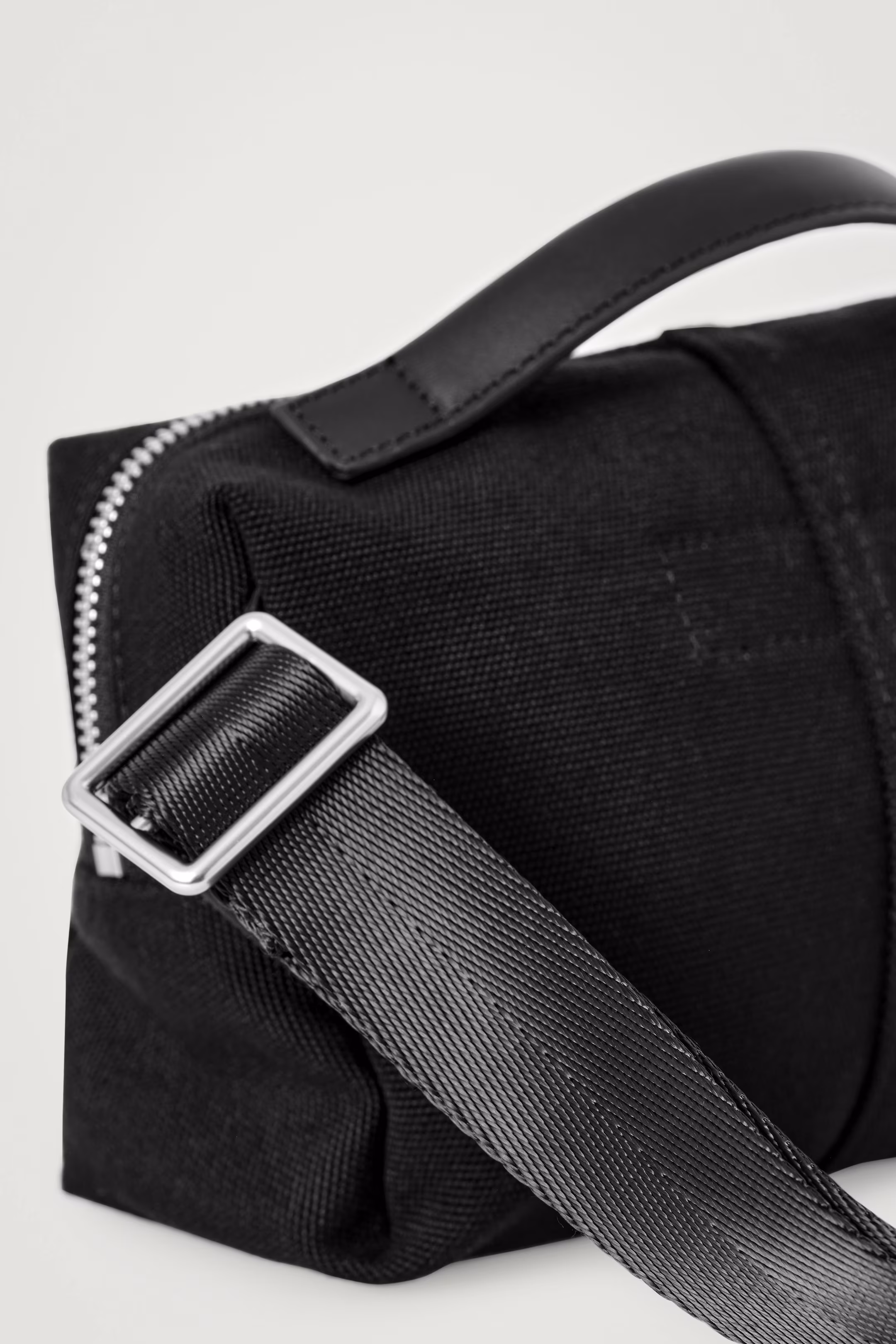 BOXY WATER-REPELLENT CROSSBODY BAG - CANVAS