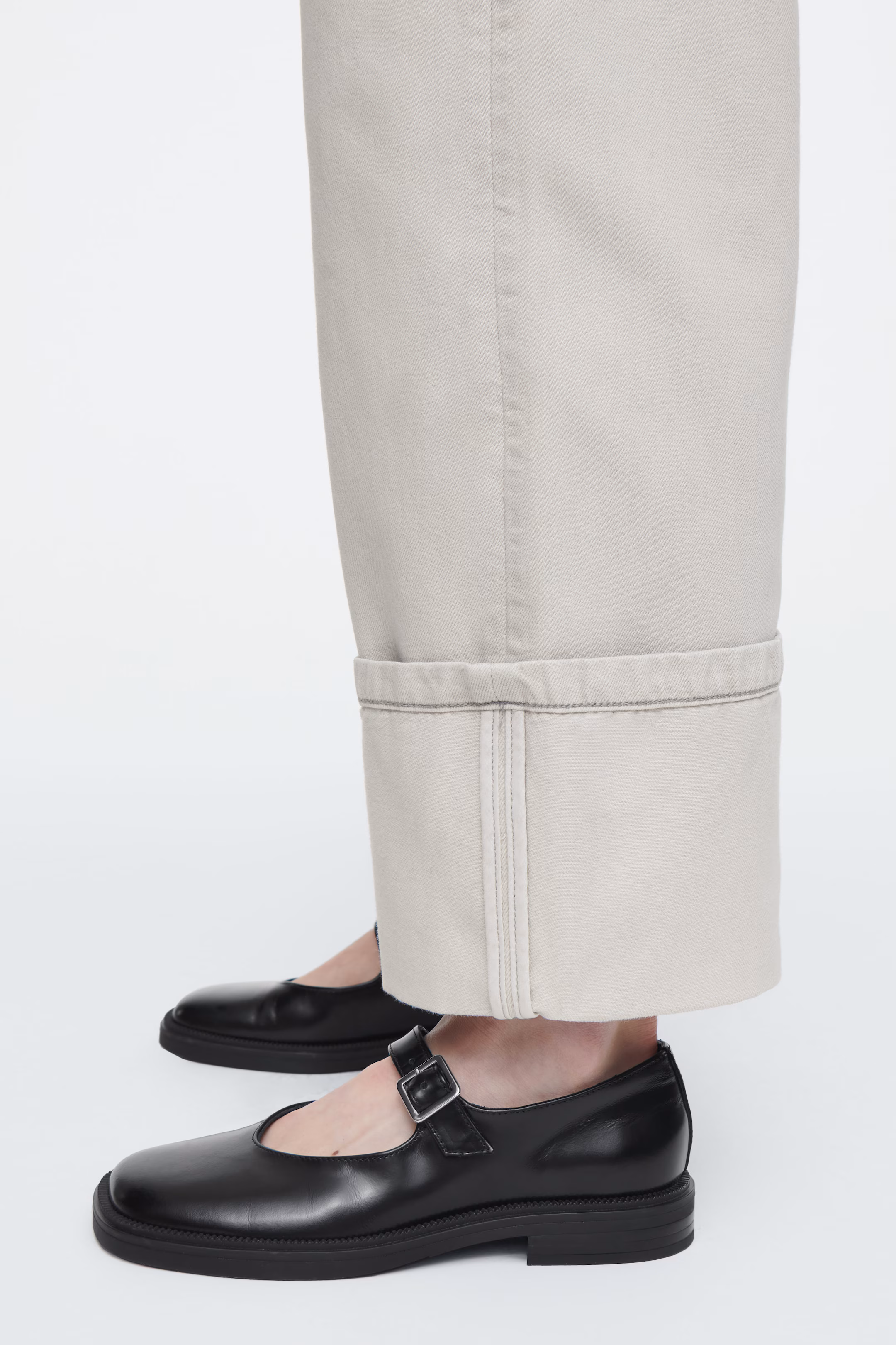 FACADE TURN-UP STRAIGHT-LEG JEANS