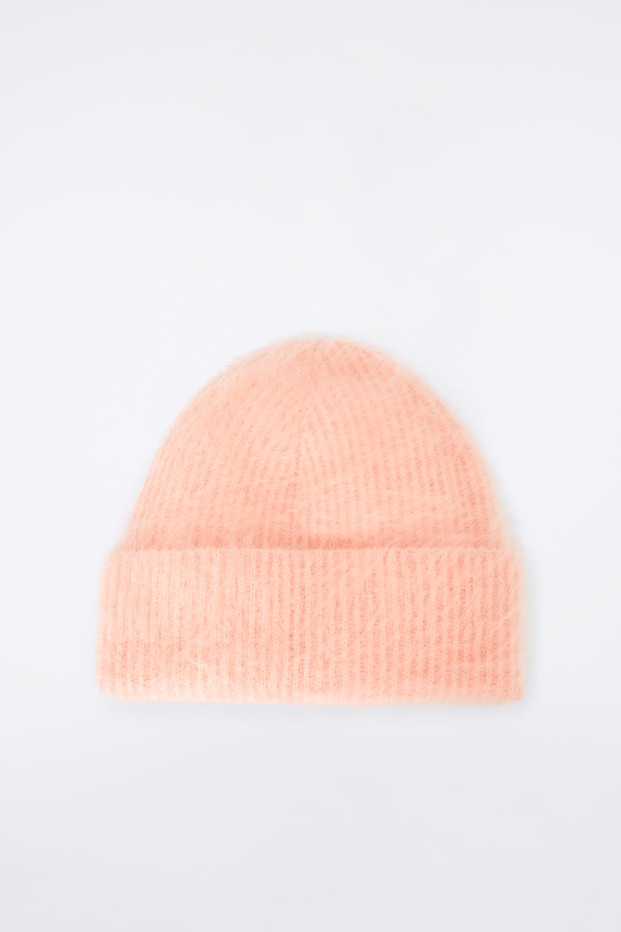 RIBBED MOHAIR BEANIE