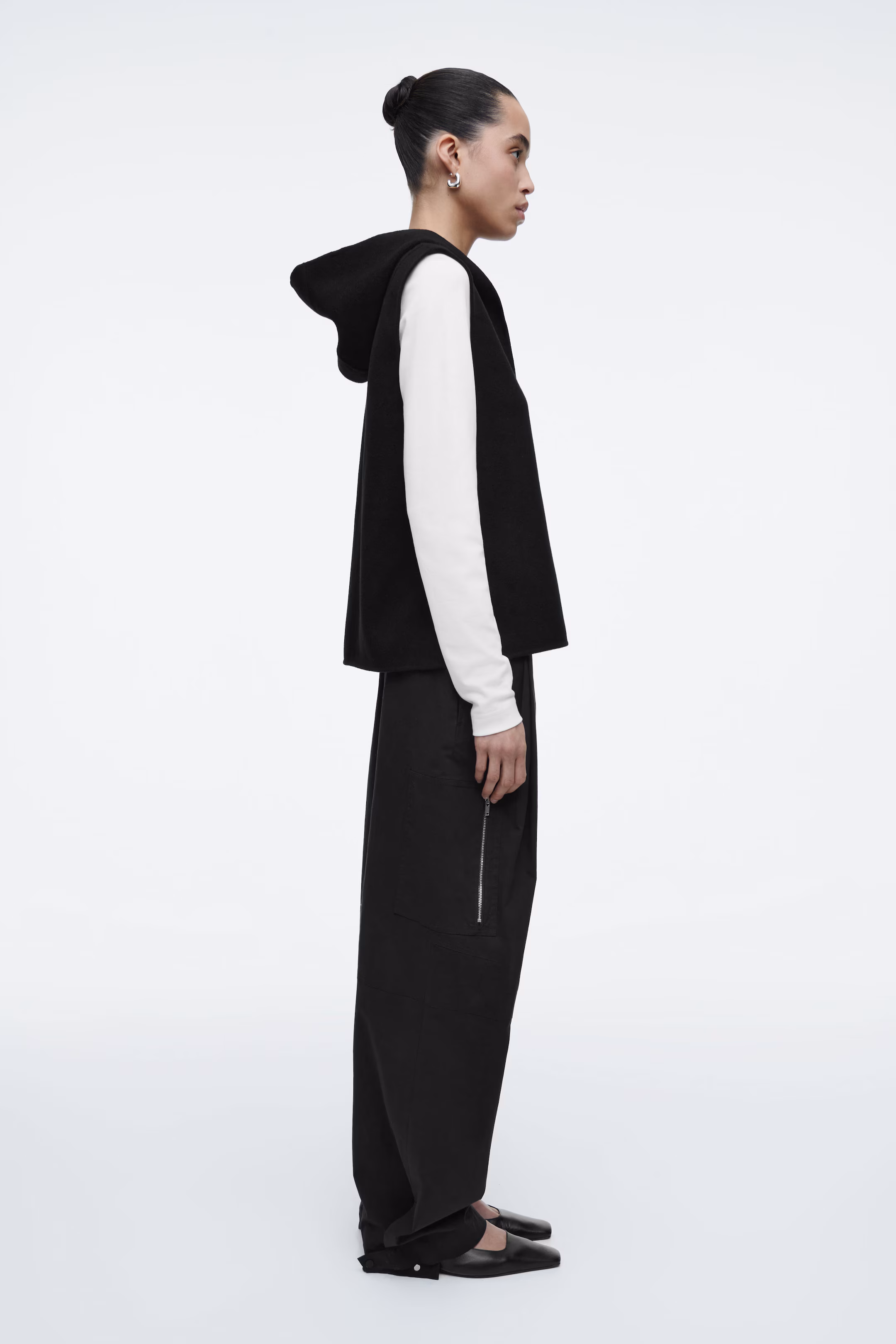 DOUBLE-FACED HYBRID HOODED GILET