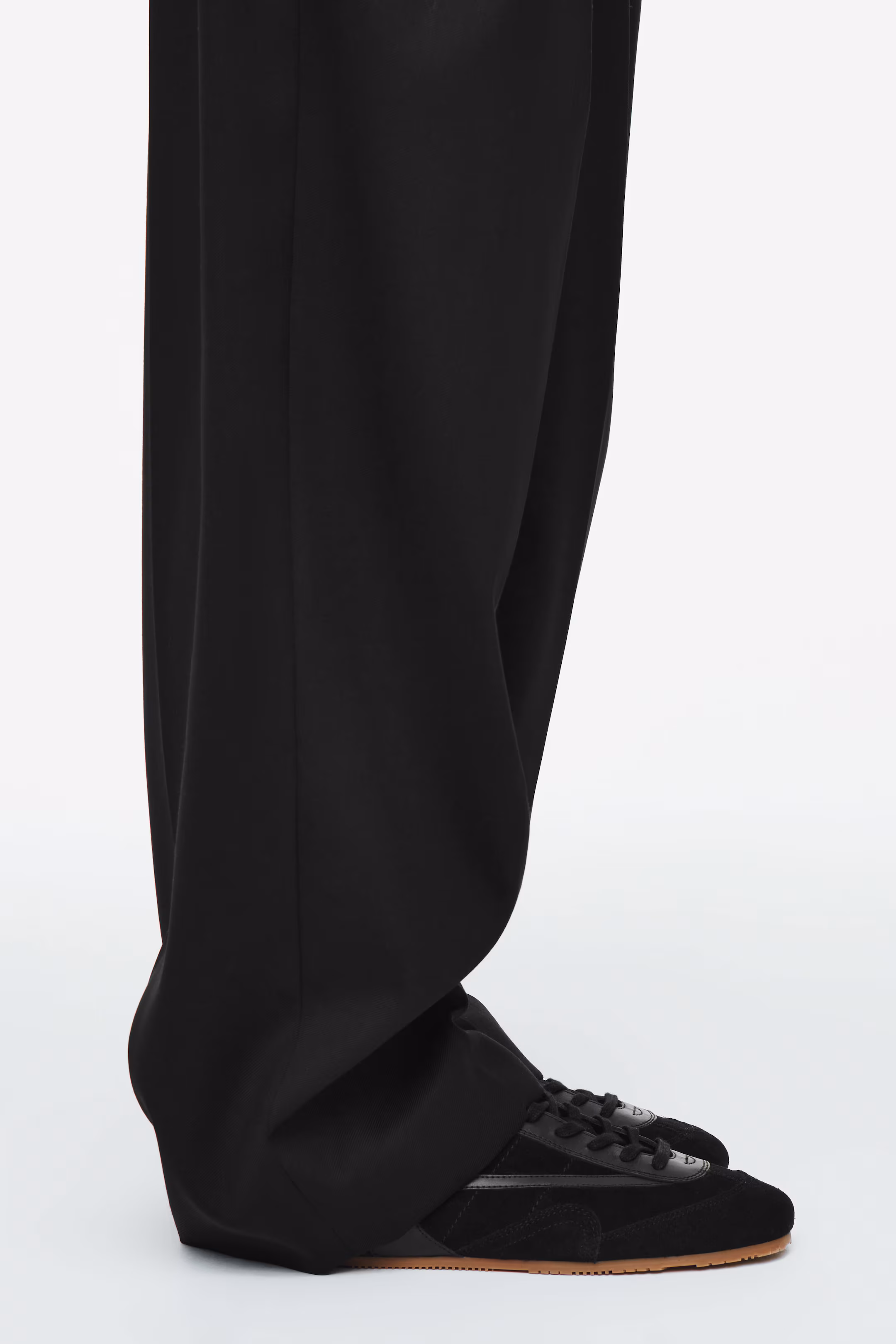 MINIMAL SUEDE TRAINERS