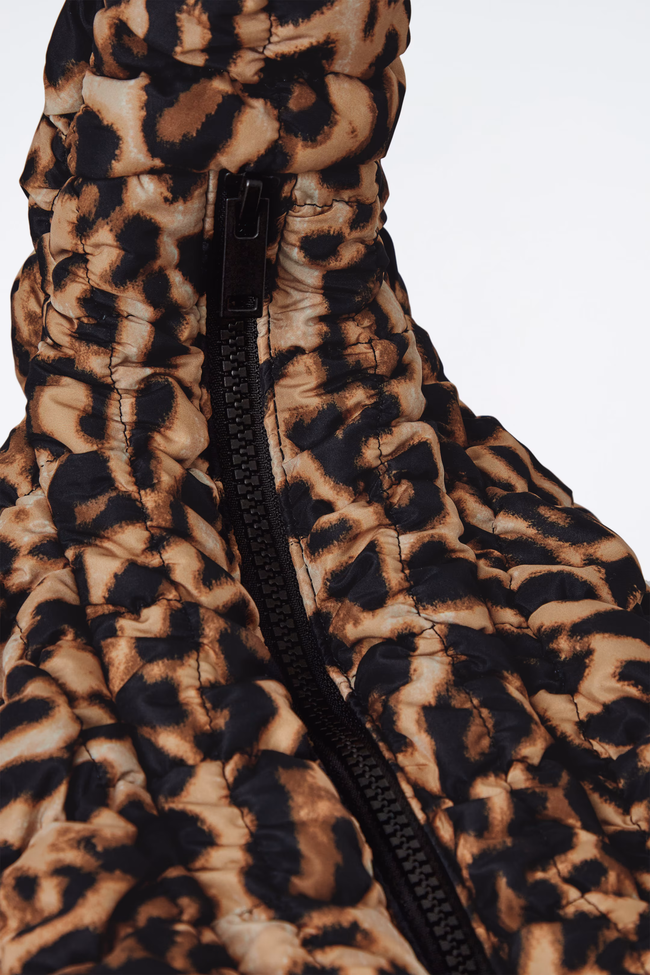 OVERSIZED QUILTED CROSSBODY BAG