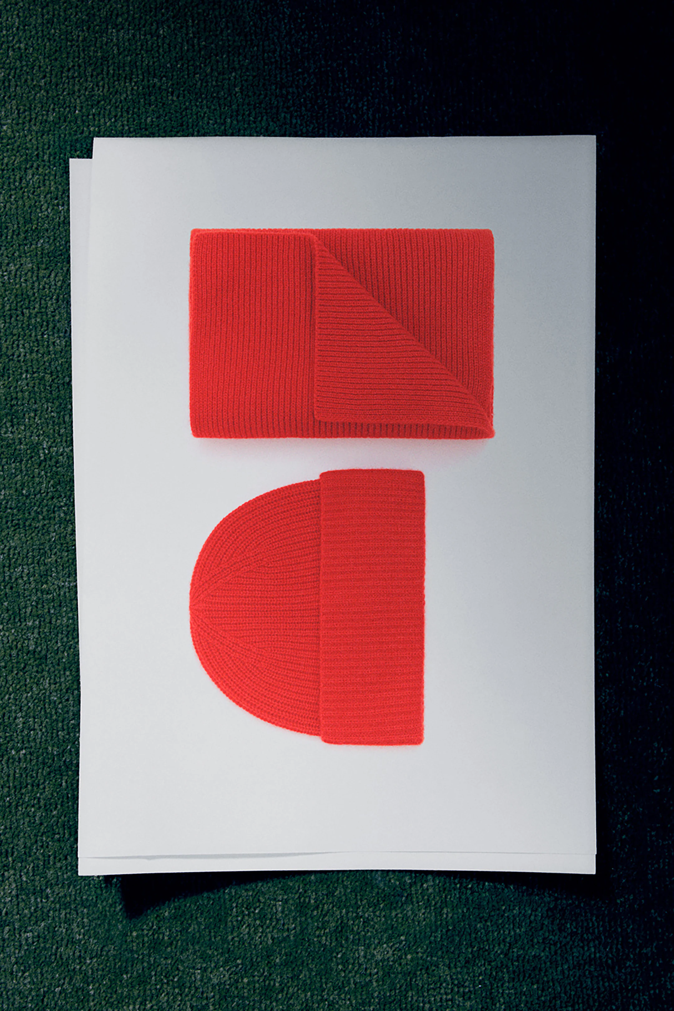 RIBBED WOOL AND CASHMERE BEANIE