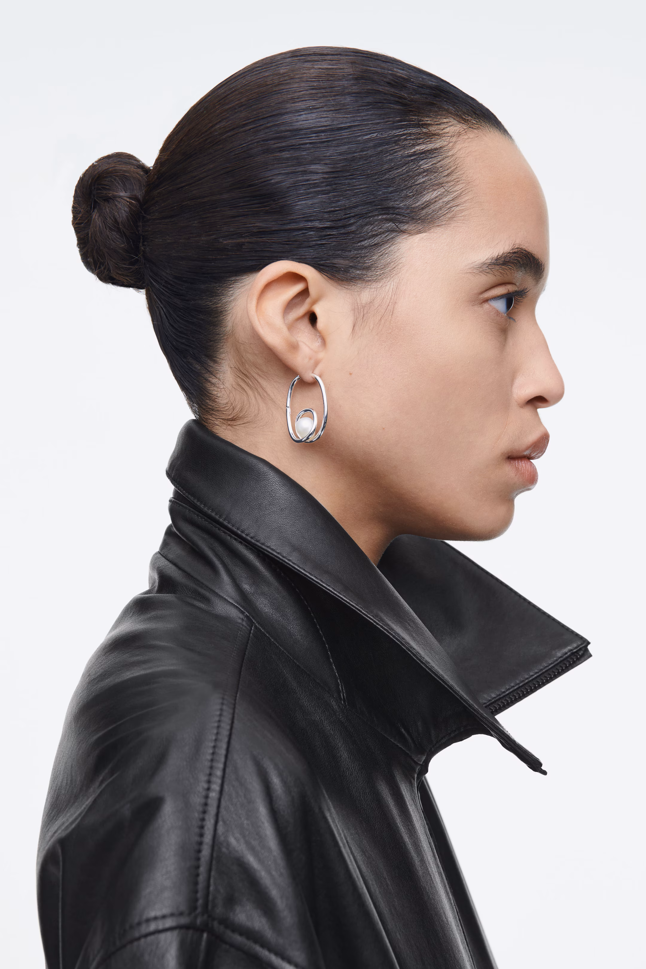 COILED FRESHWATER PEARL HOOP EARRINGS