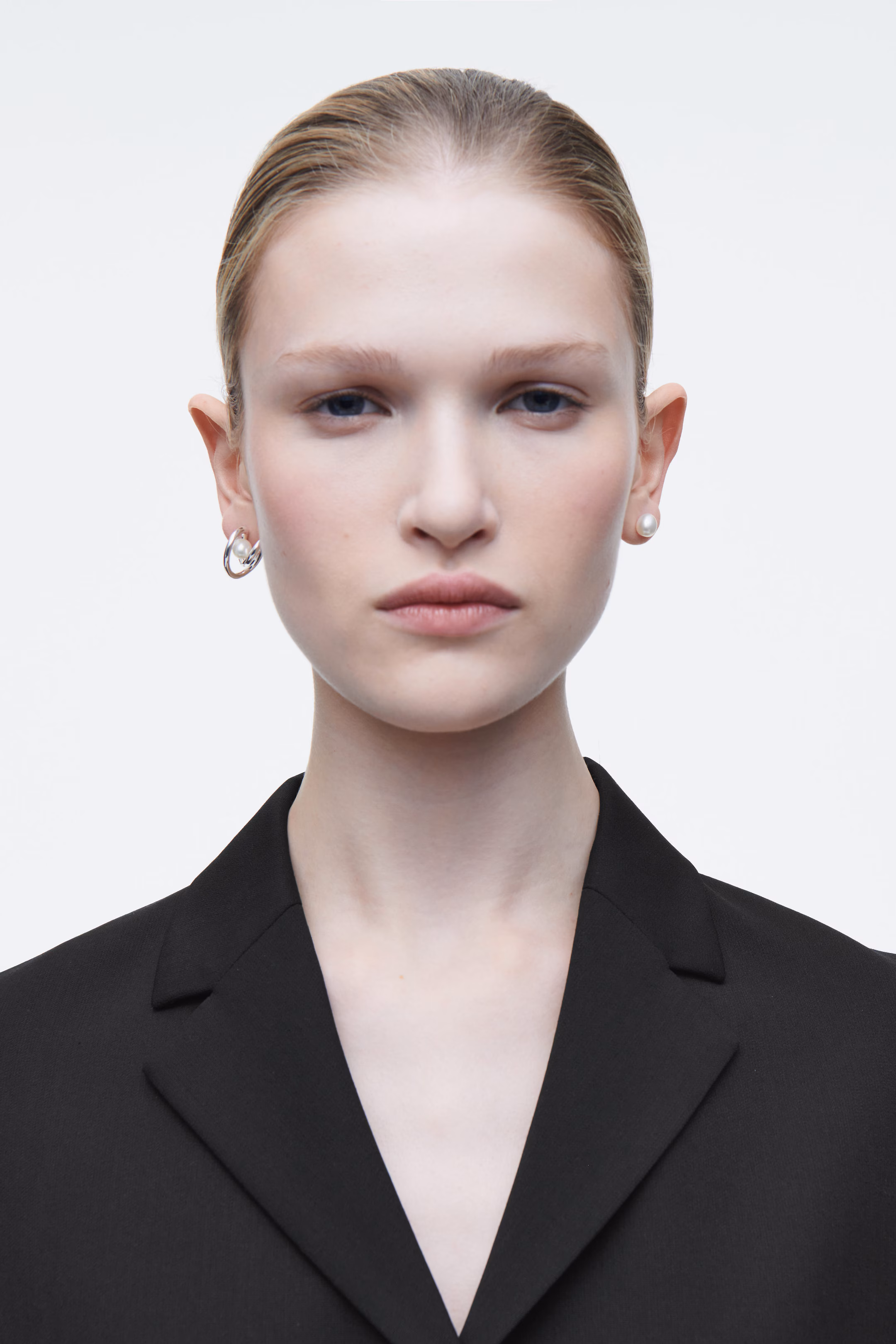 MISMATCHED COILED FRESHWATER PEARL EARRINGS