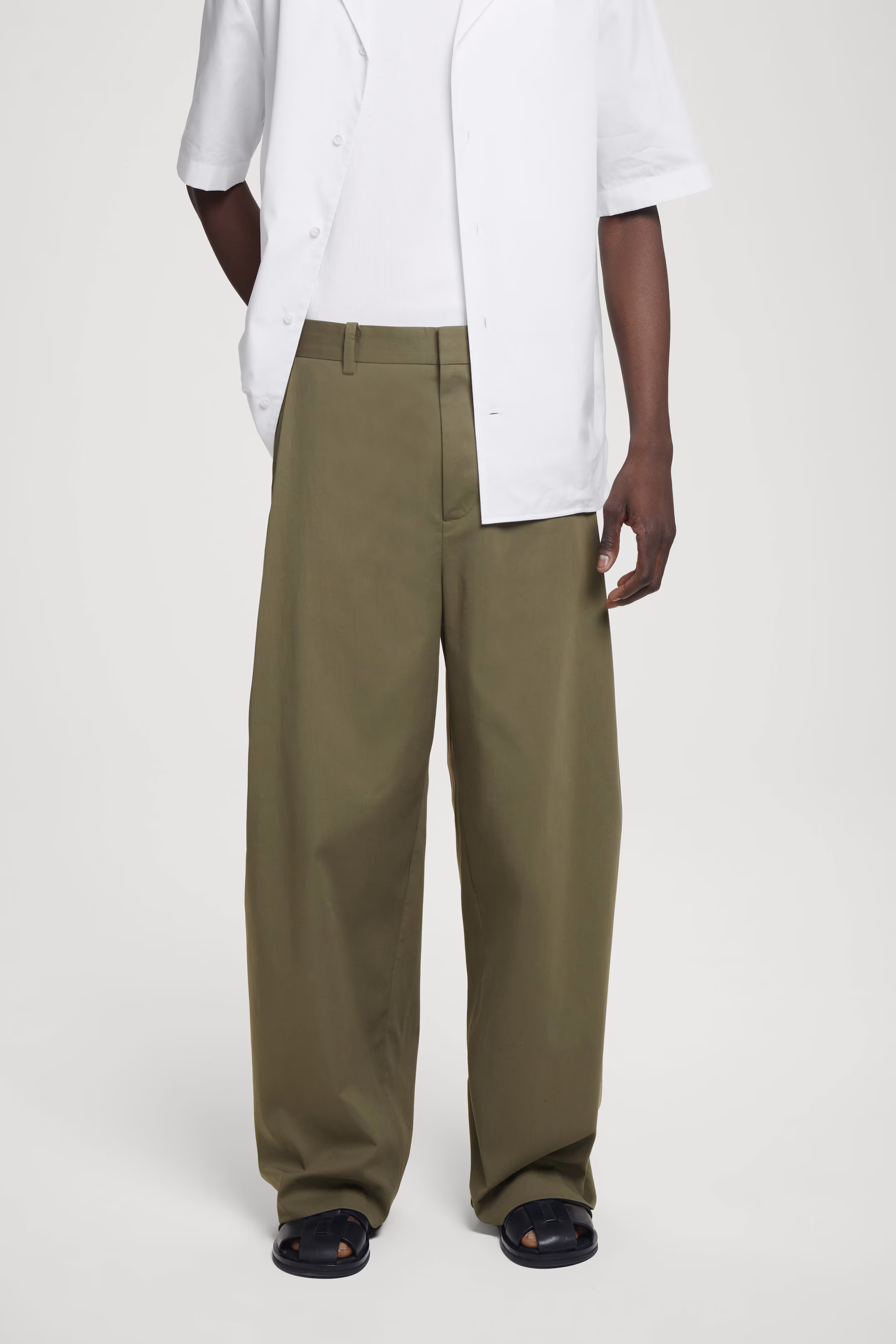 PLEATED COTTON WIDE-LEG TROUSERS