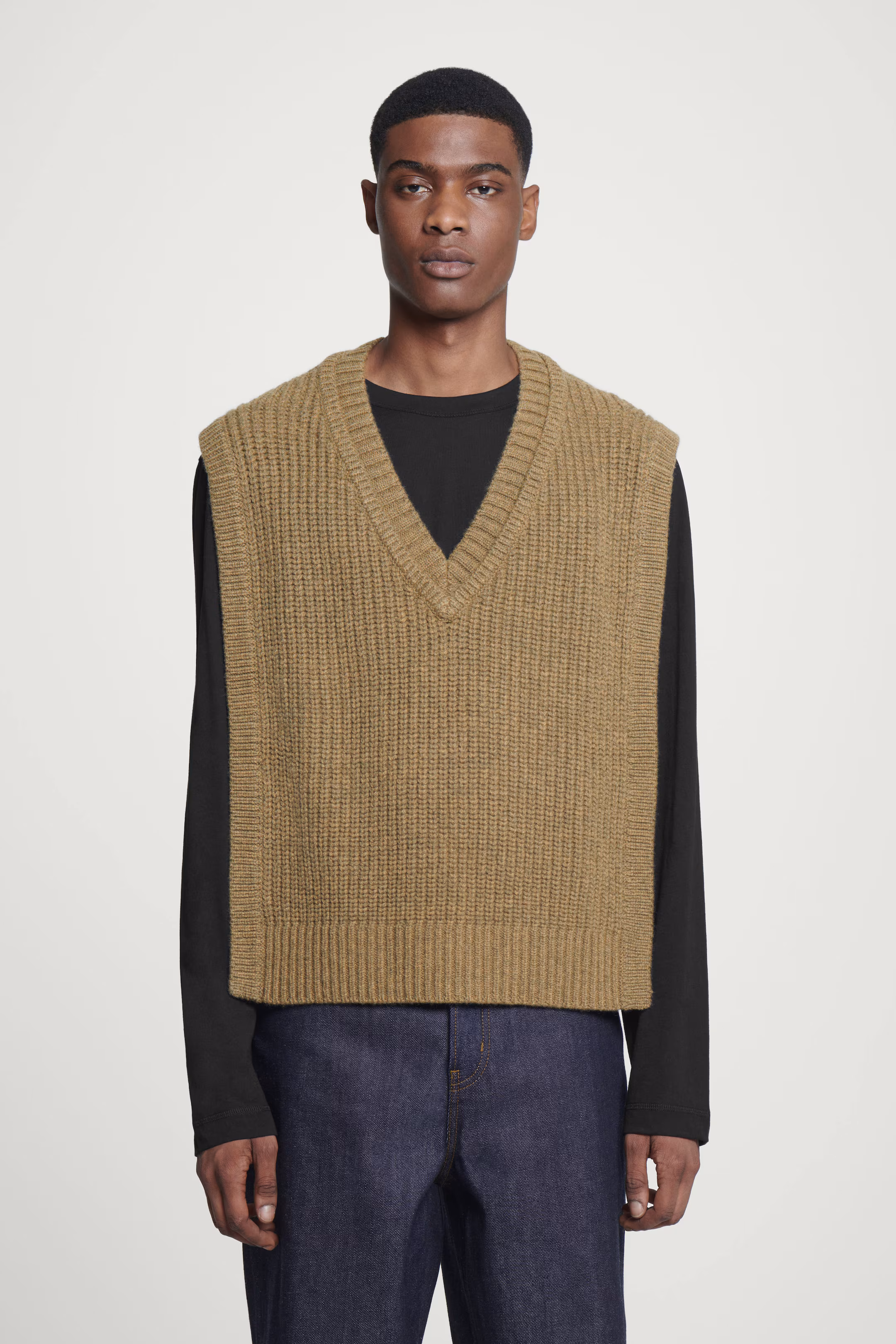 WOOL-CASHMERE V-NECK HYBRID VEST