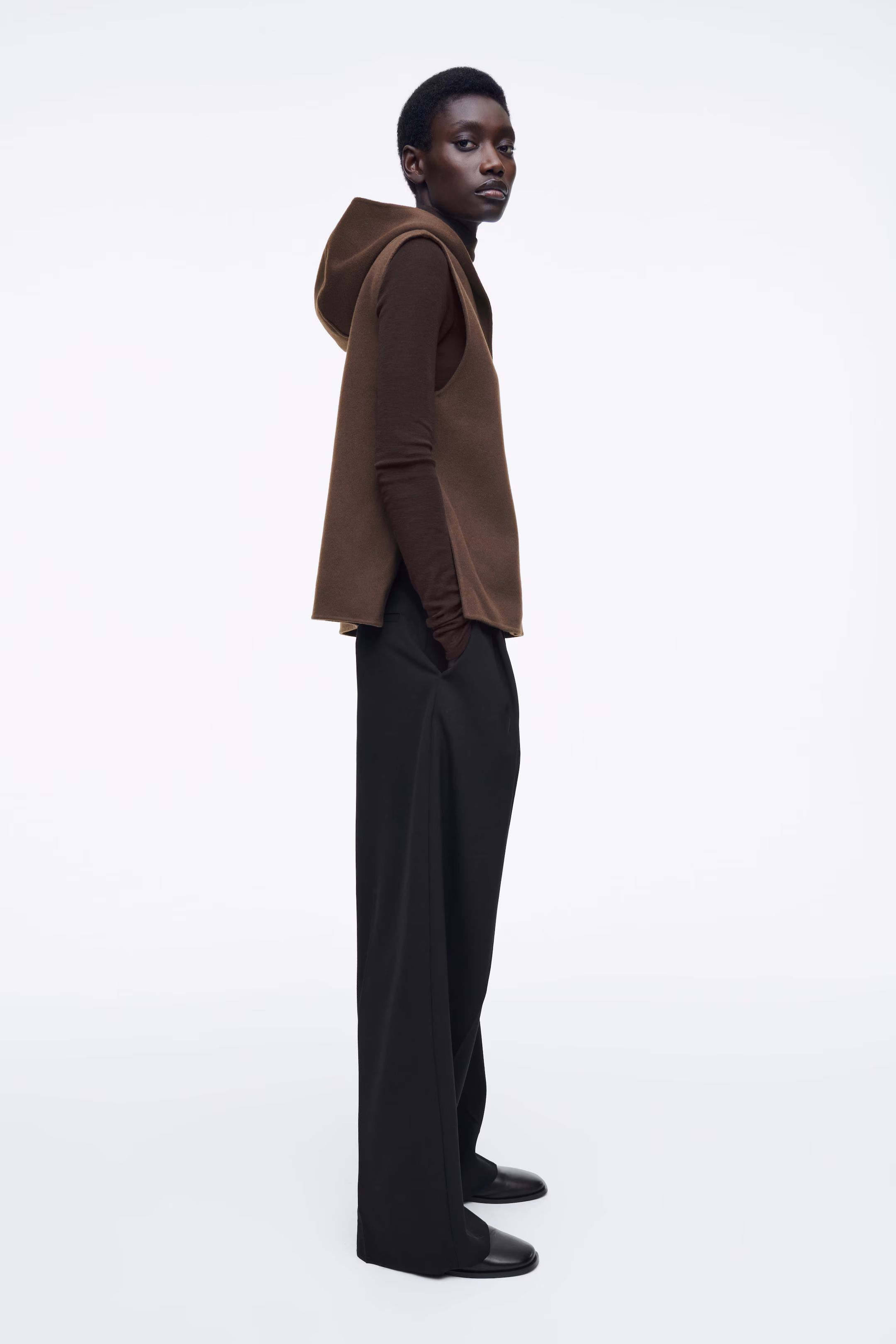 DOUBLE-FACED HYBRID HOODED GILET