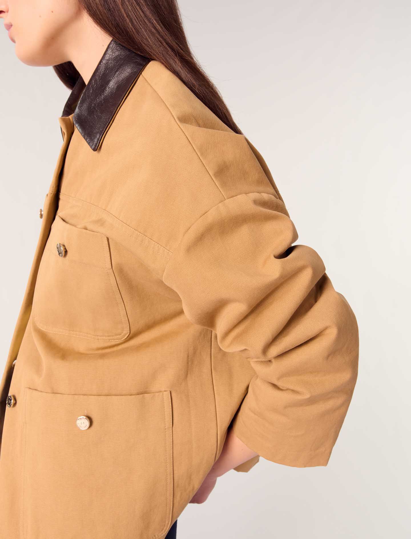 Cotton coat with leather collar
