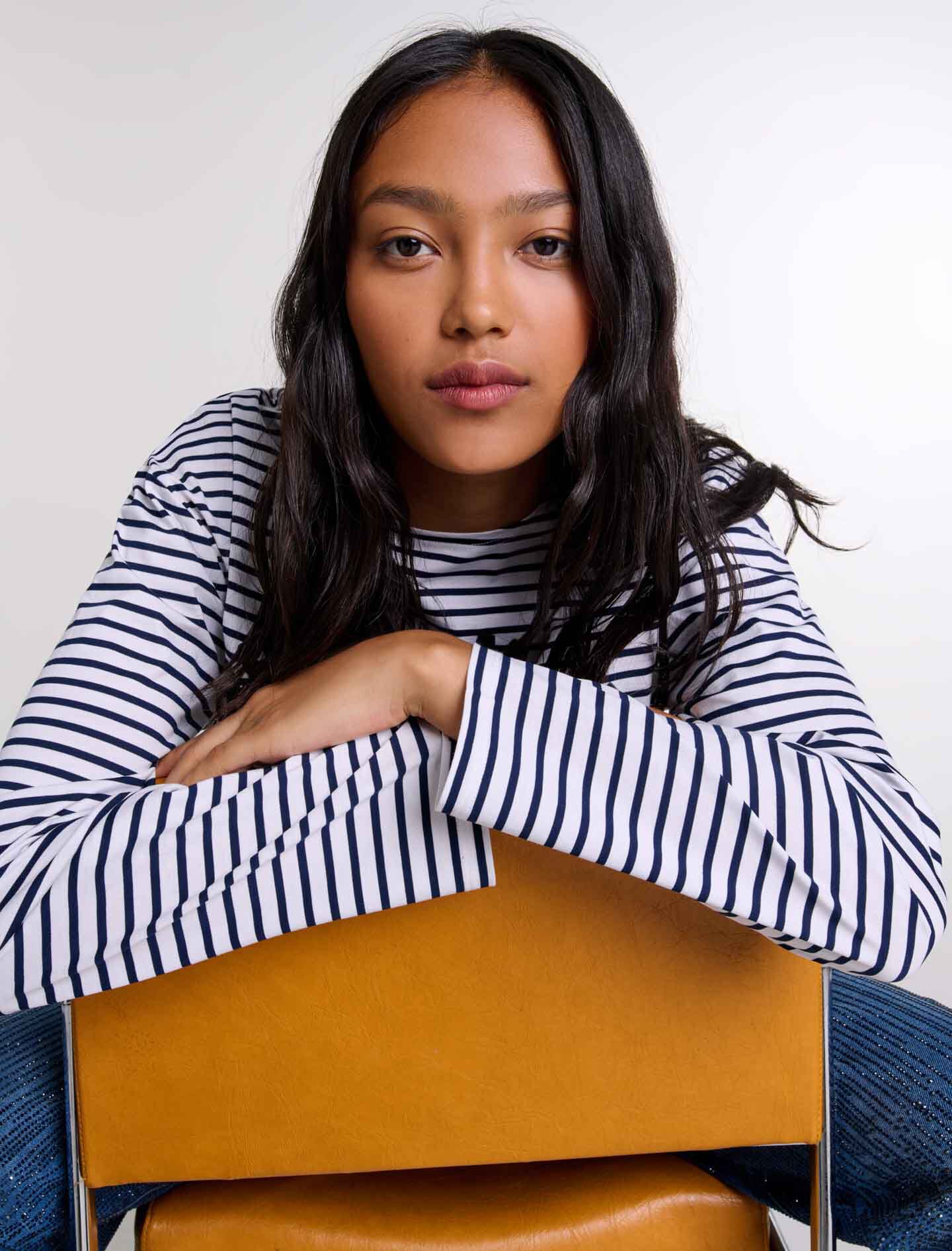 Cropped short-sleeves T-shirt