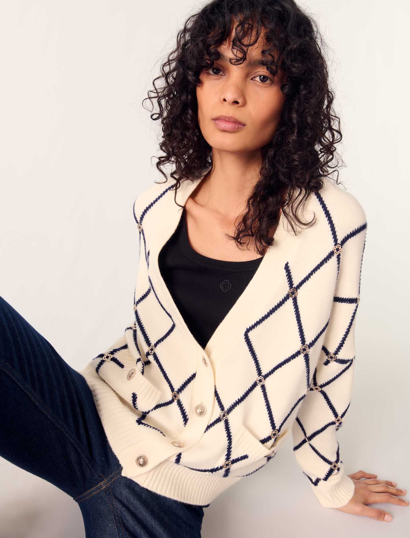 Diamond pattern knitted cardigan