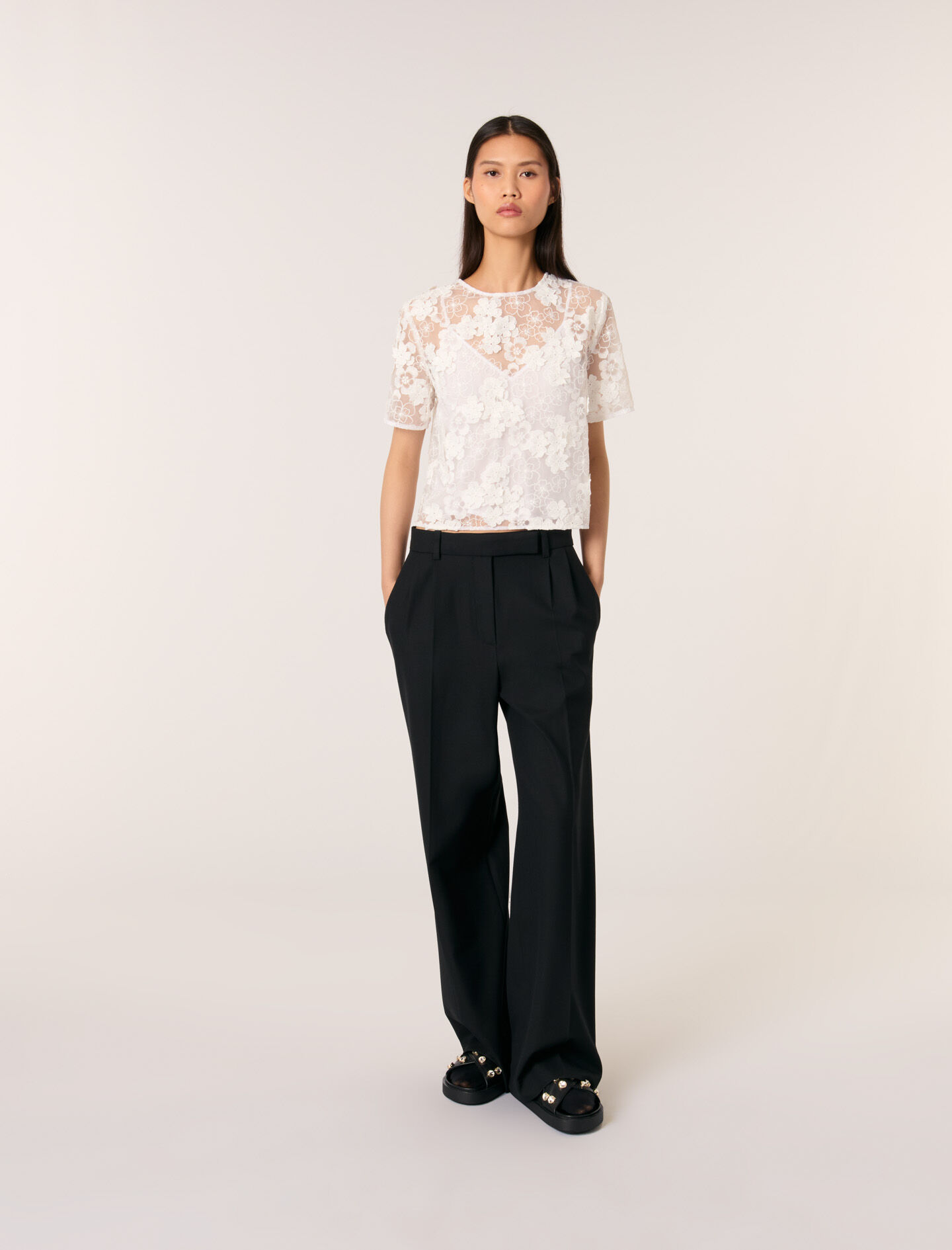 Embroidered short-sleeved top