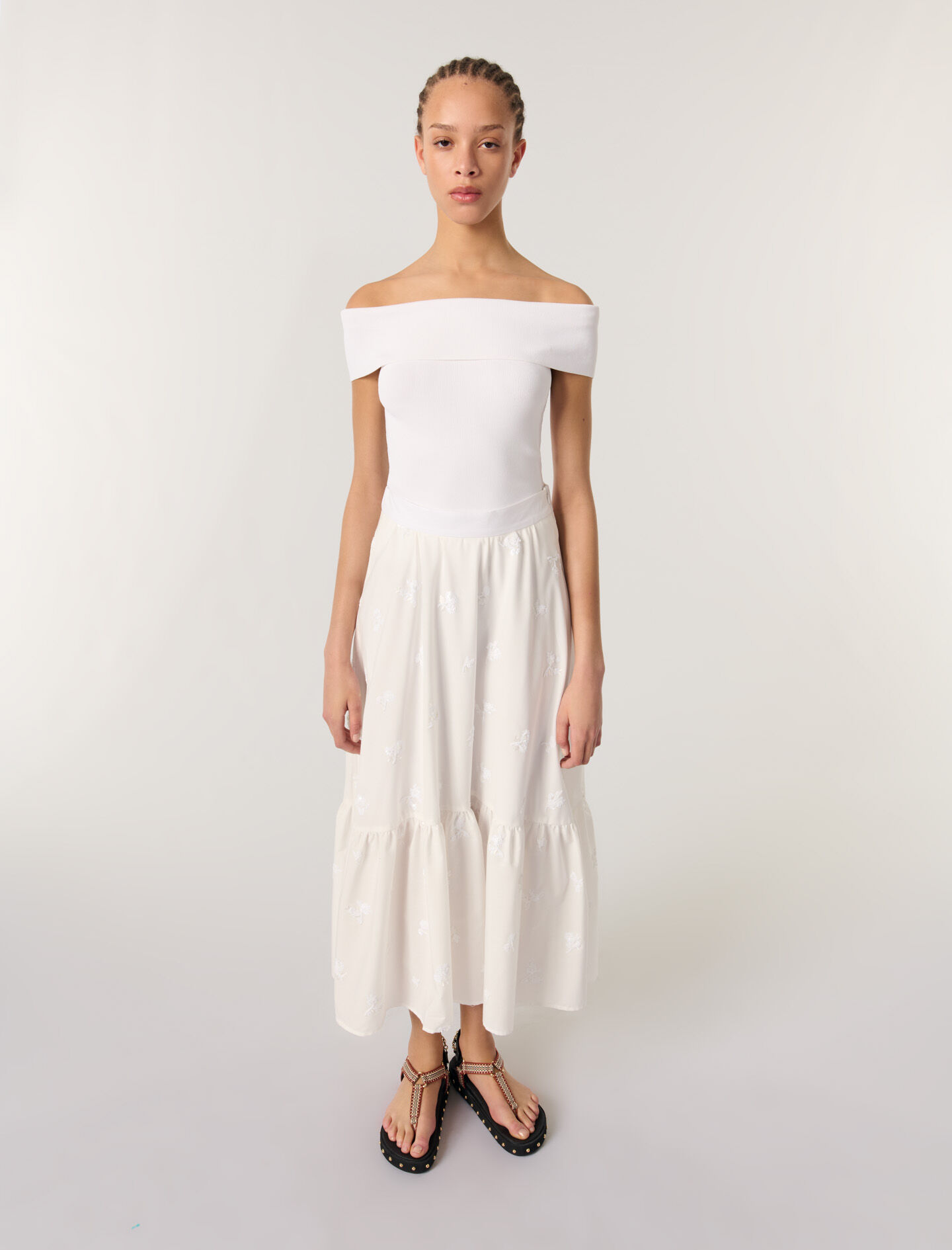 Long embroidered skirt