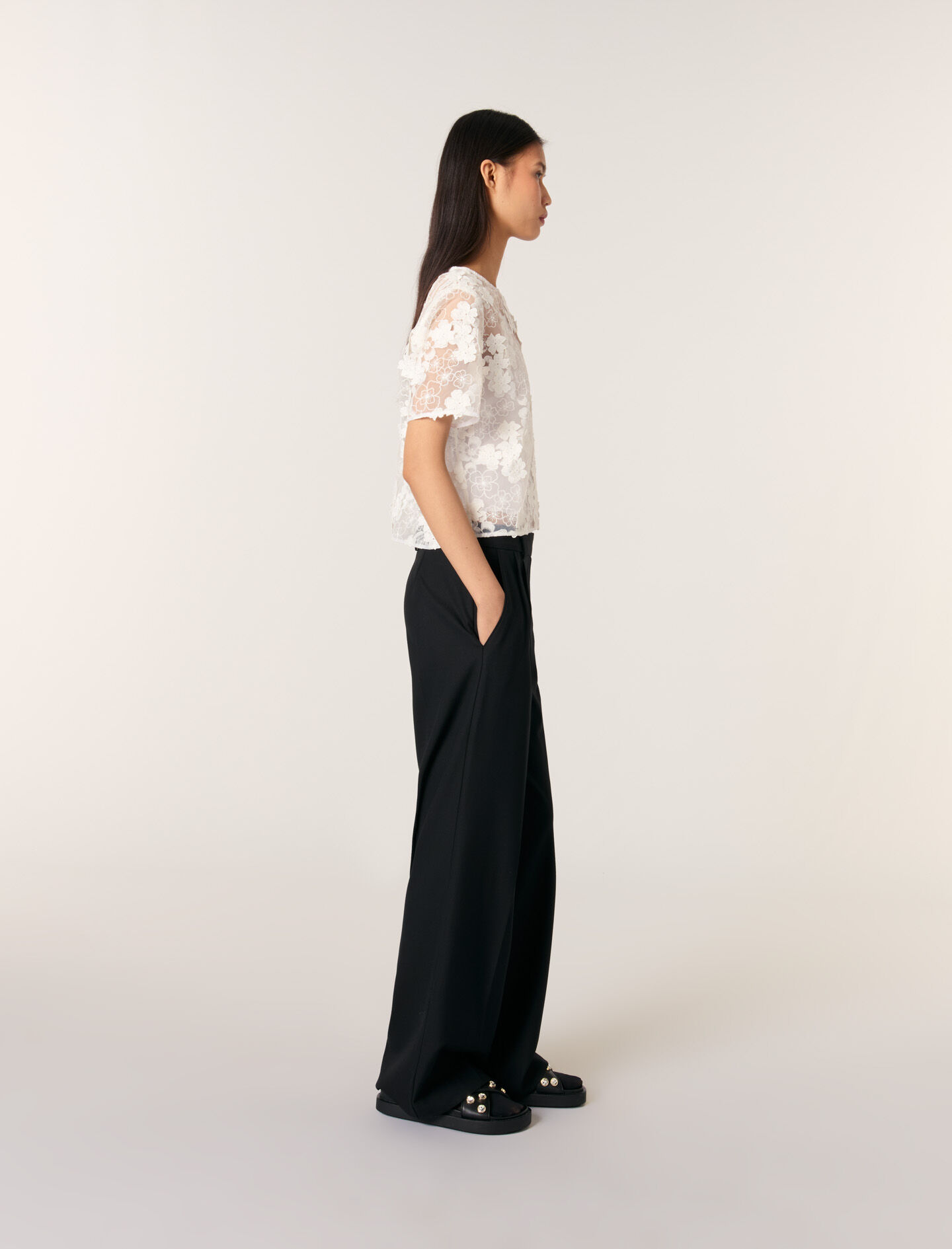 Embroidered short-sleeved top