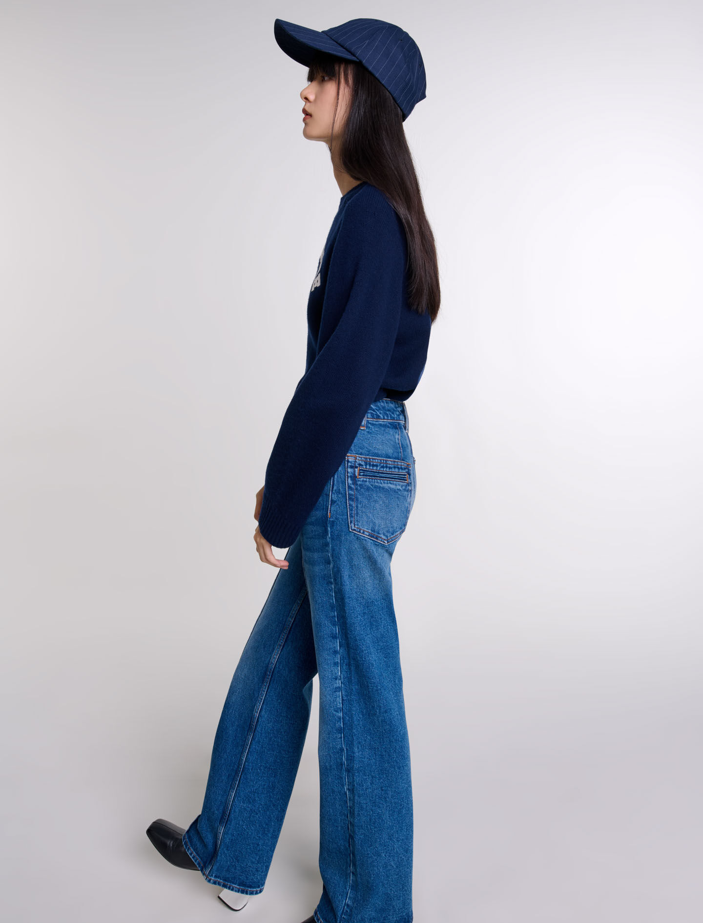 Straight-leg jeans