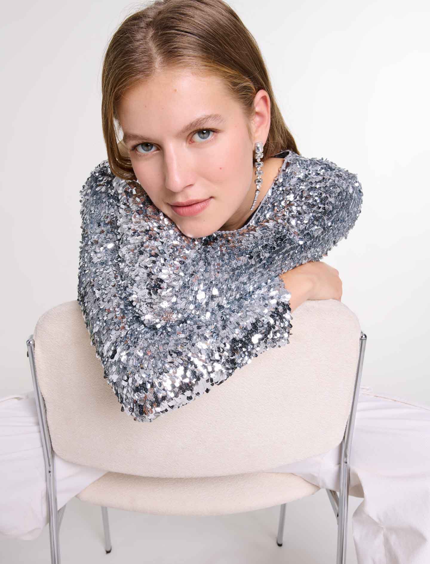 Long-sleeved sequinned top