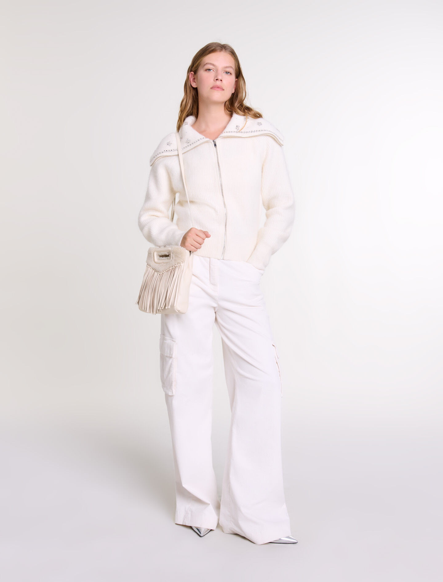 Cardigan with jewellery neck