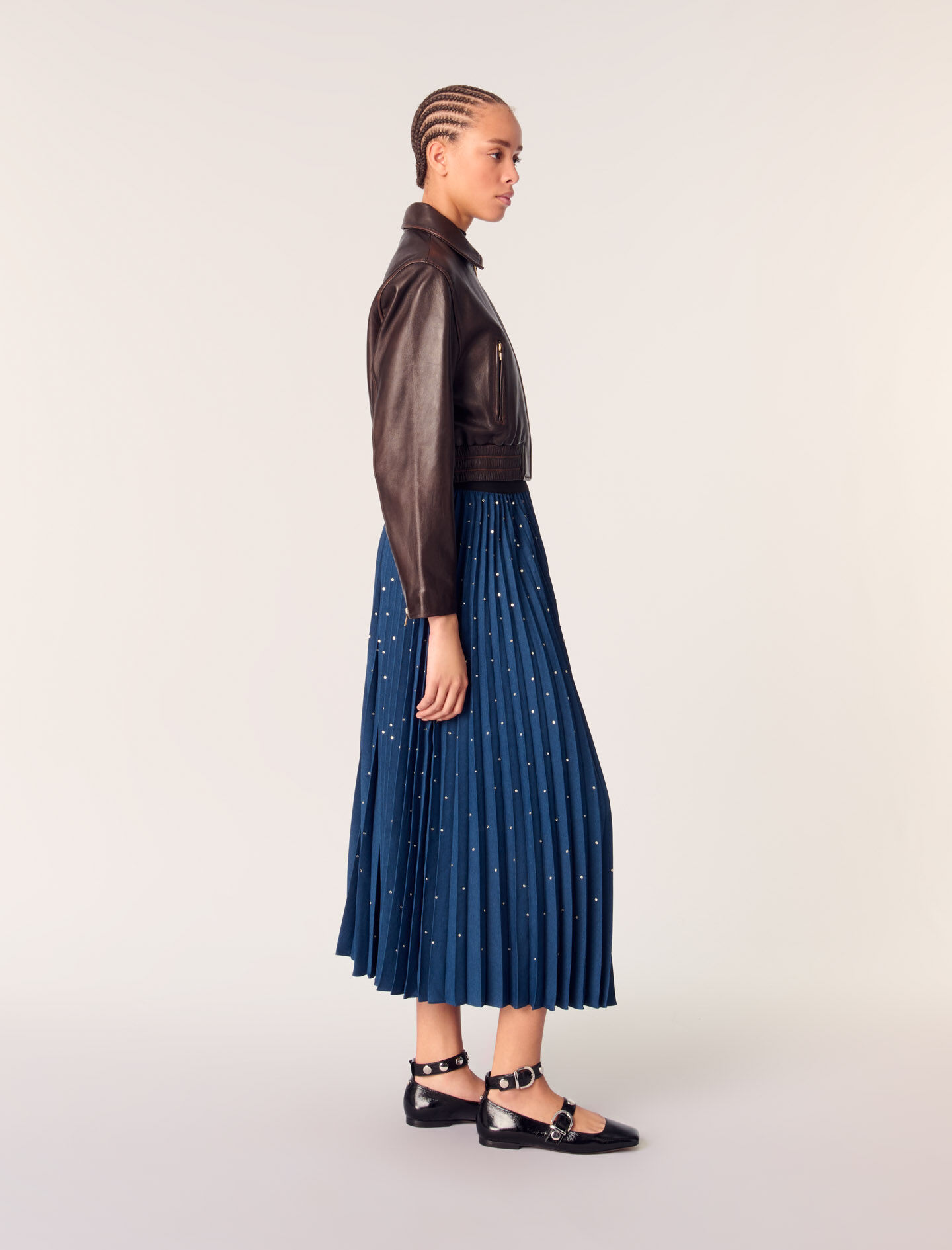 Long pleated skirt with studs