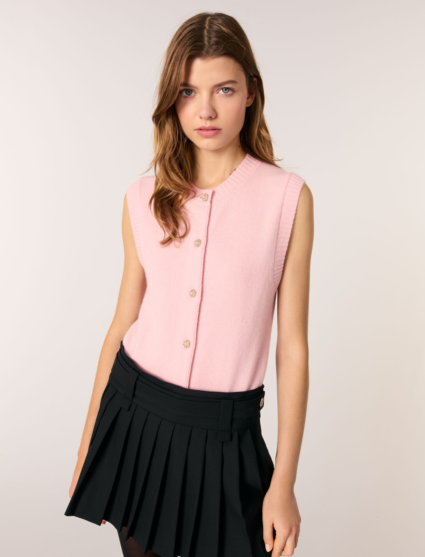 Sleeveless wool cardigan