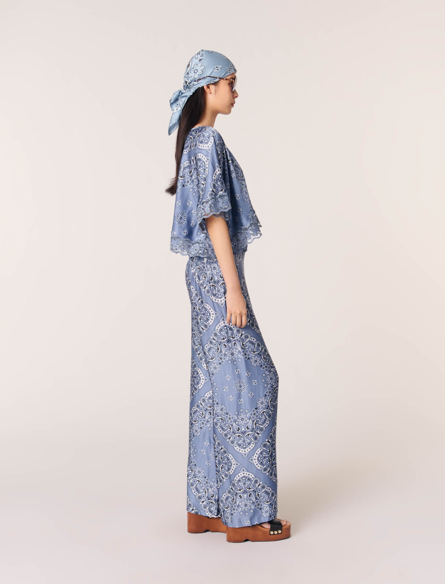 Flowing patterned top