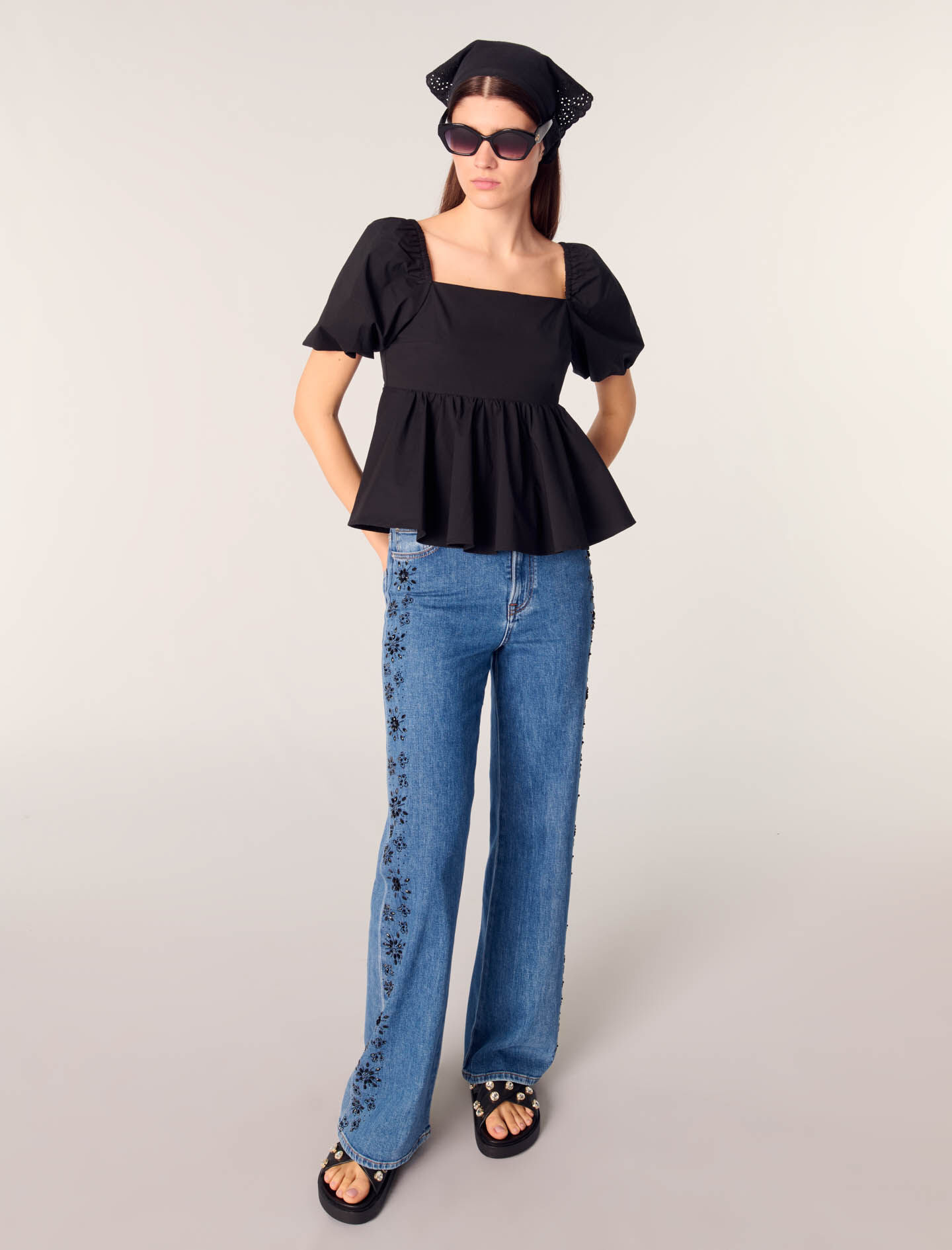 Embroidered jeans with rhinestones