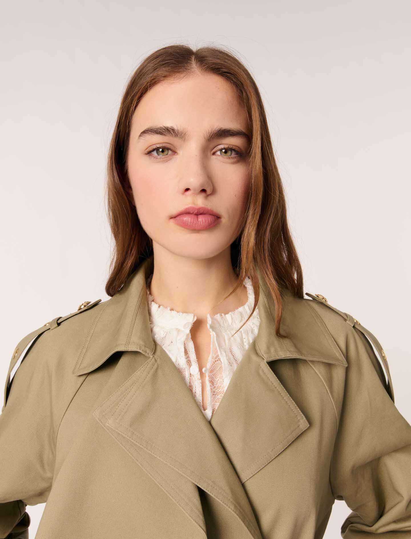 Removable collar stud trench coat