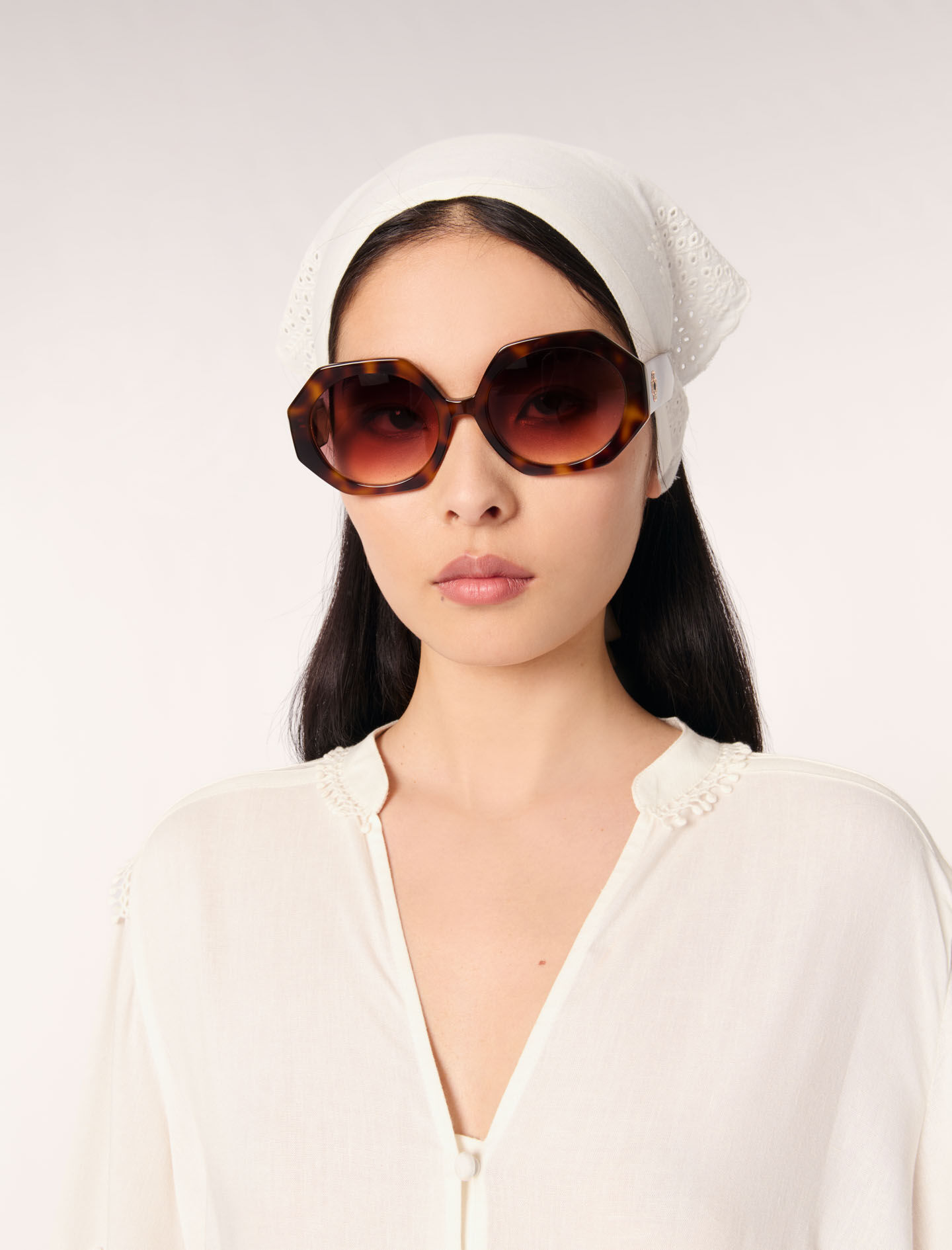 Shirt with embroidered sleeves