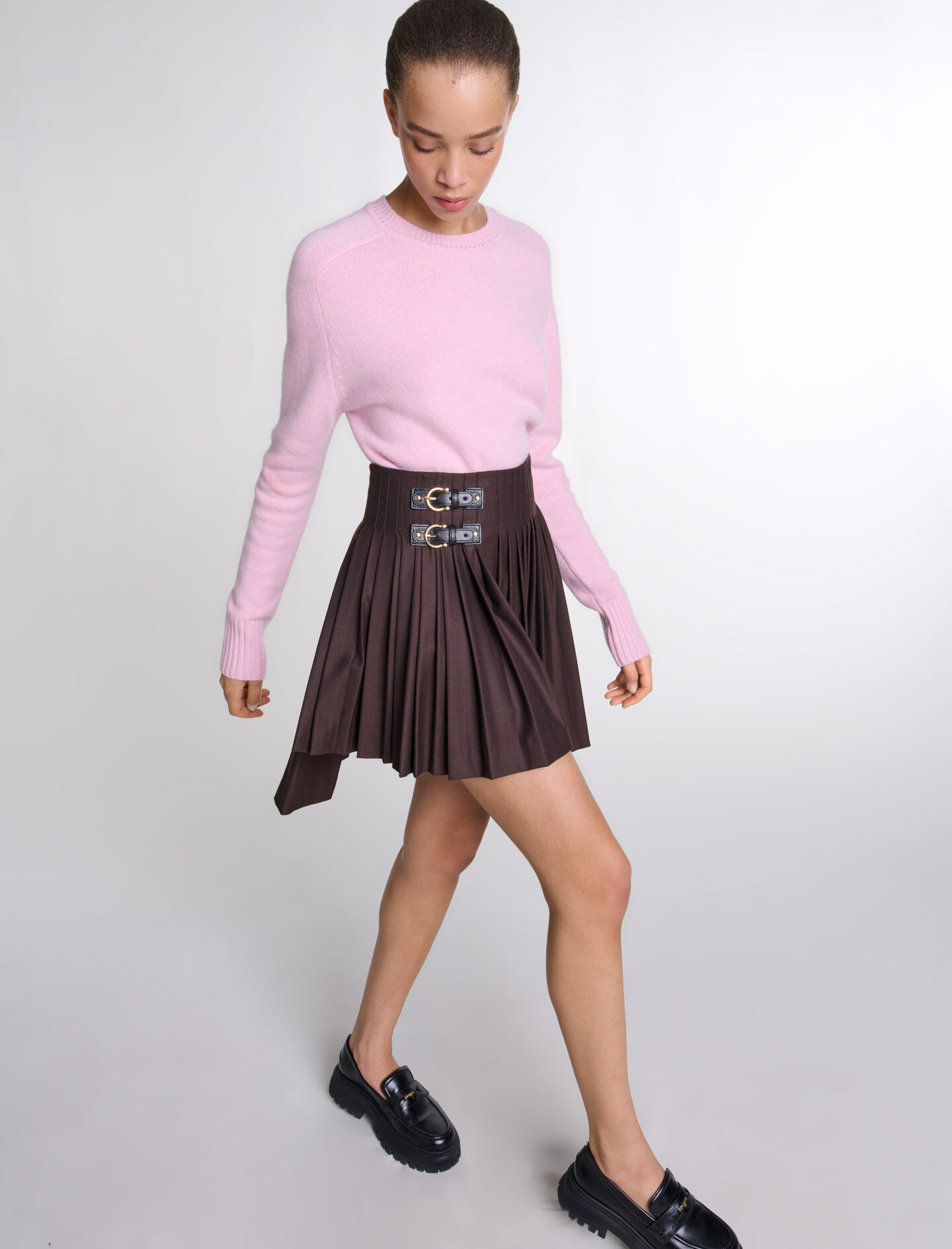 Asymmetrical pleated short skirt