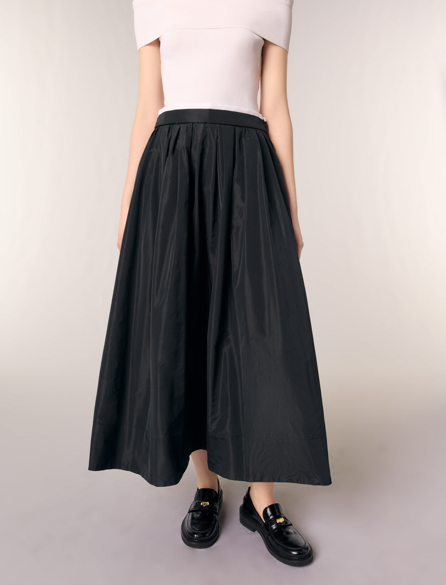 Long skirt with contrast waistband