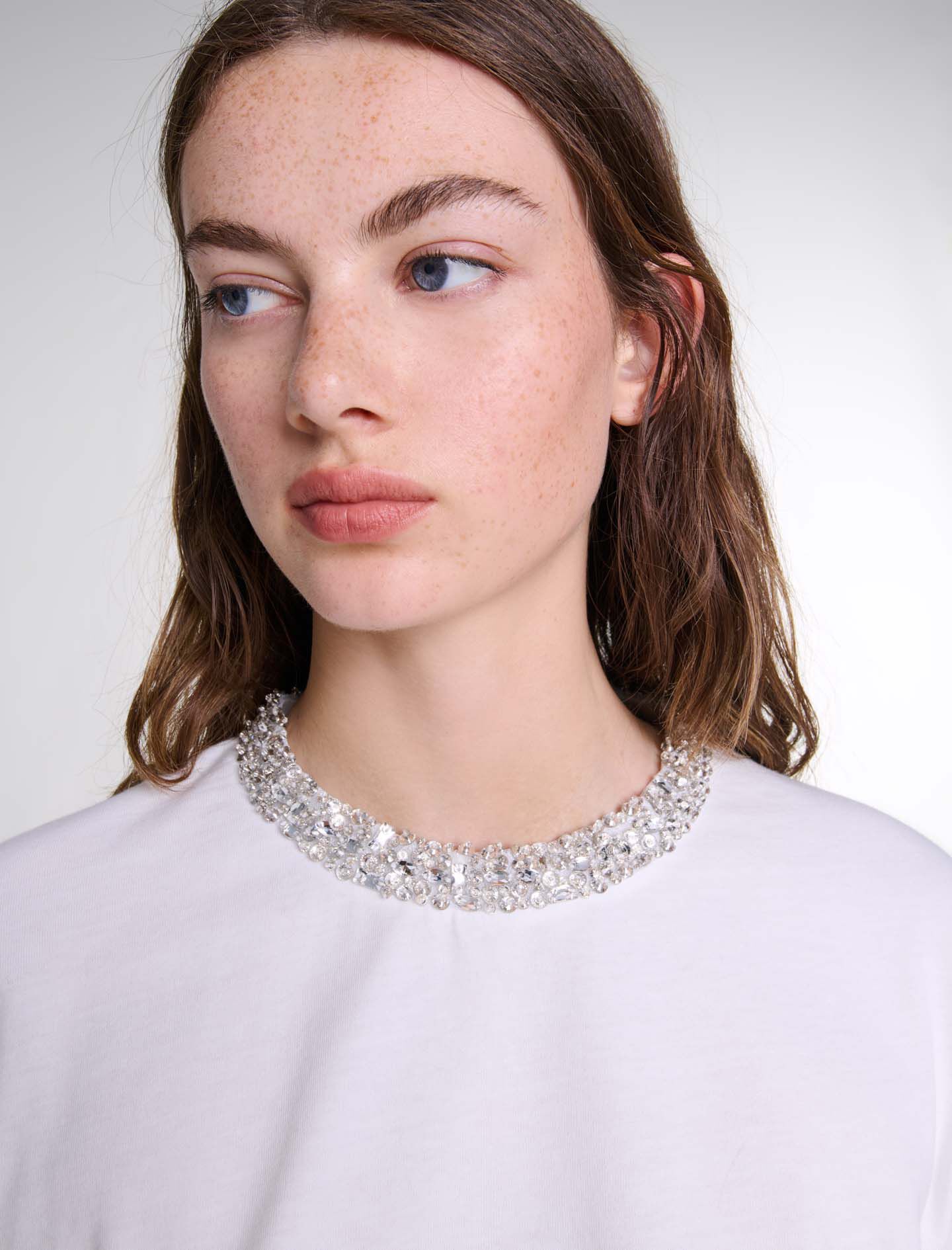 T-shirt with jewellery neck