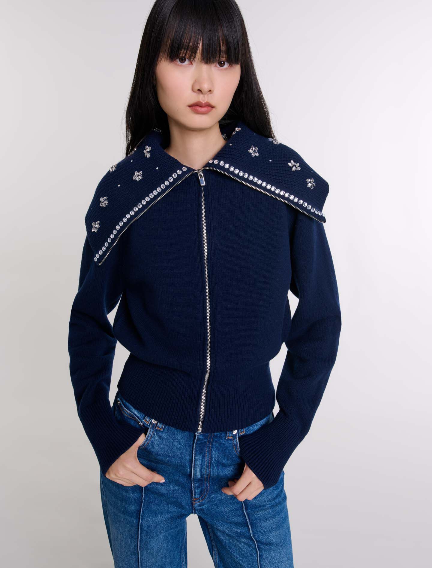 Cardigan with jewellery neck