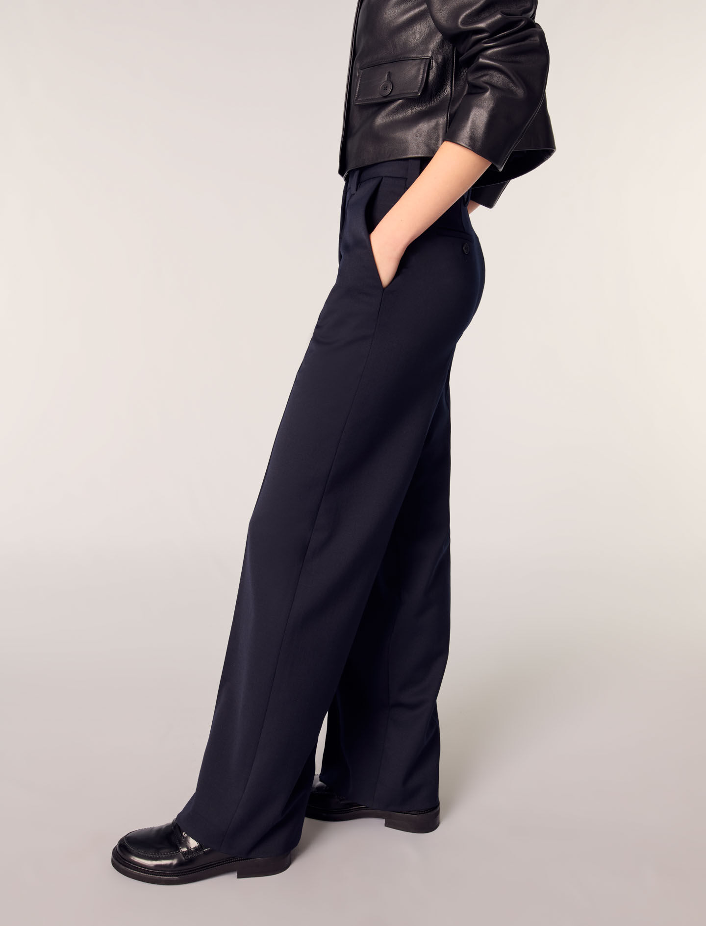 Suit trousers with pintucks