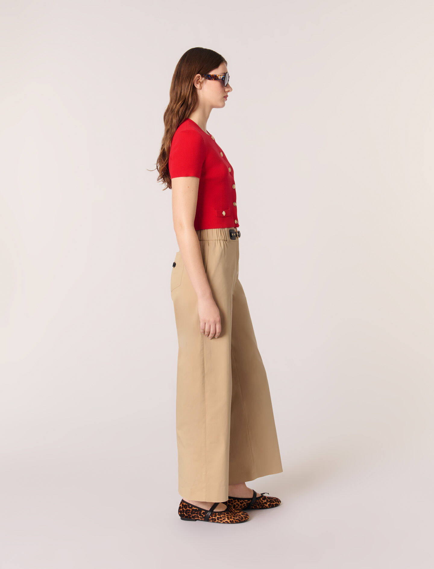 Cropped cardigan with gold buttons