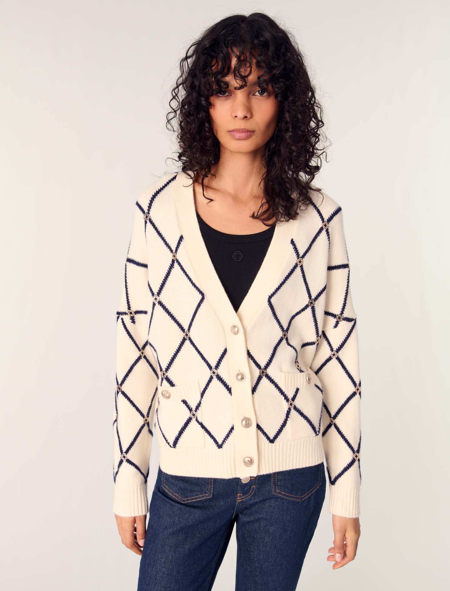Diamond pattern knitted cardigan