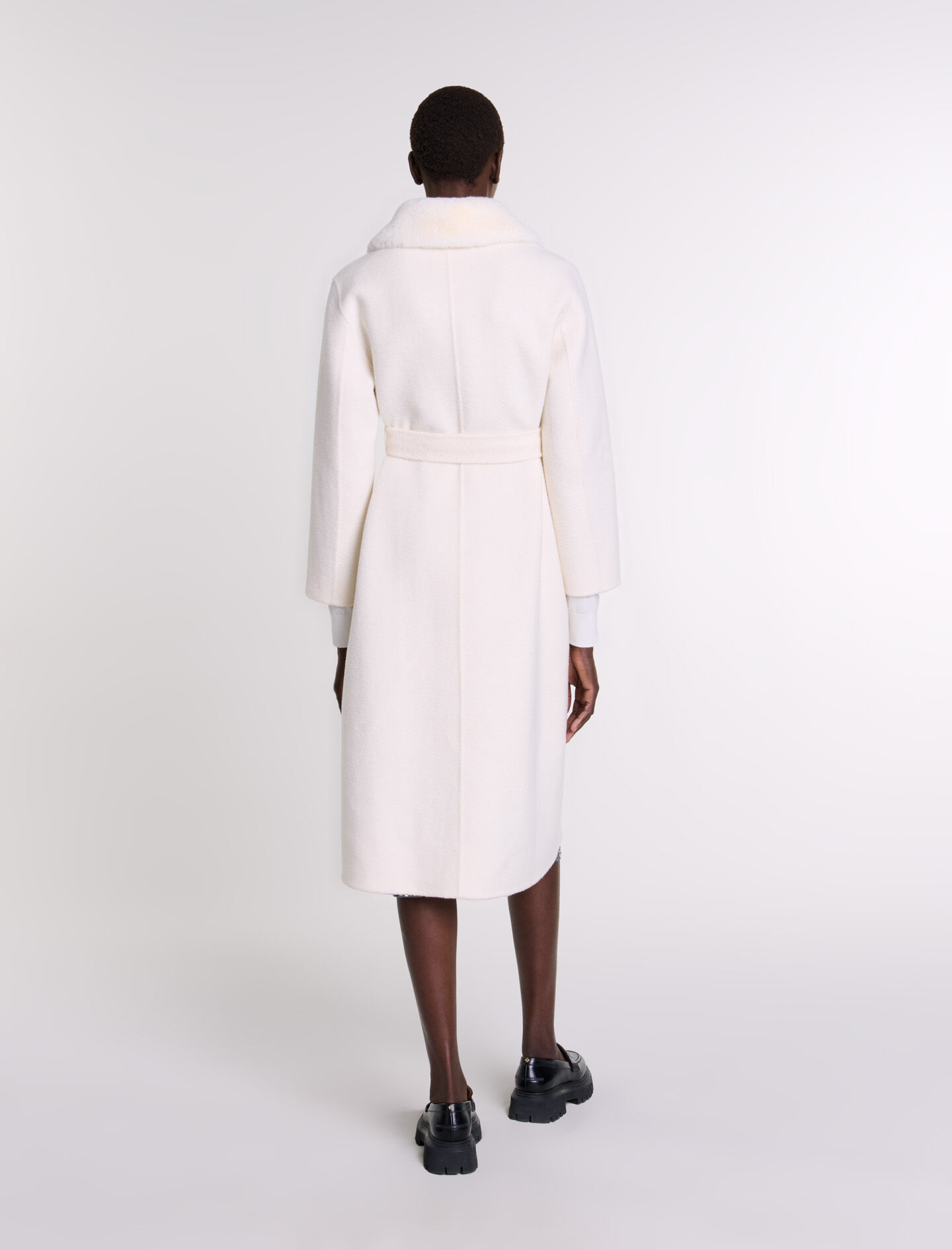 Wool coat with removable collar
