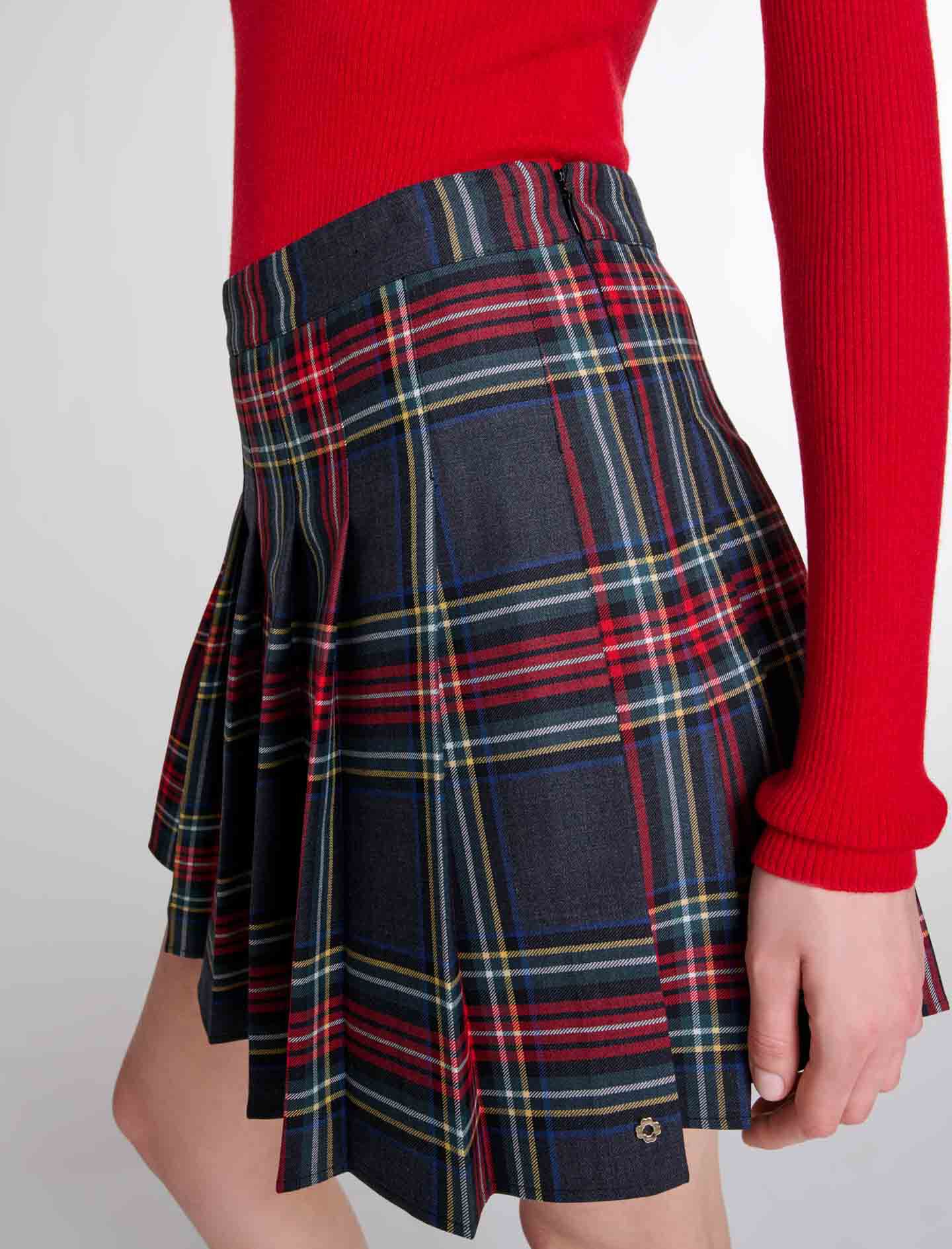 Short tartan print skirt