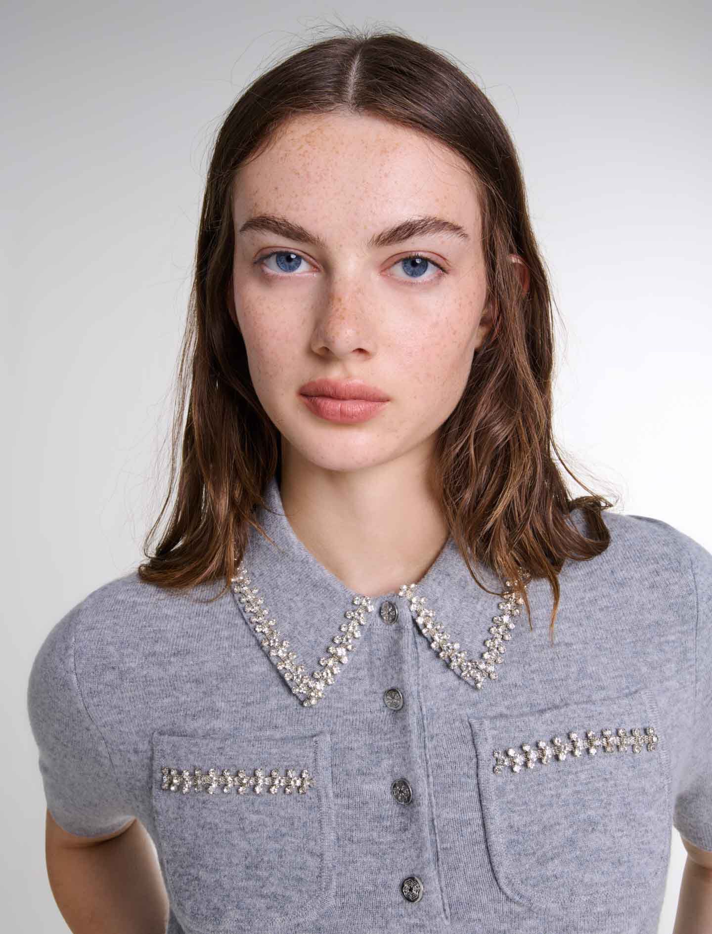 Knitted jumper with rhinestones