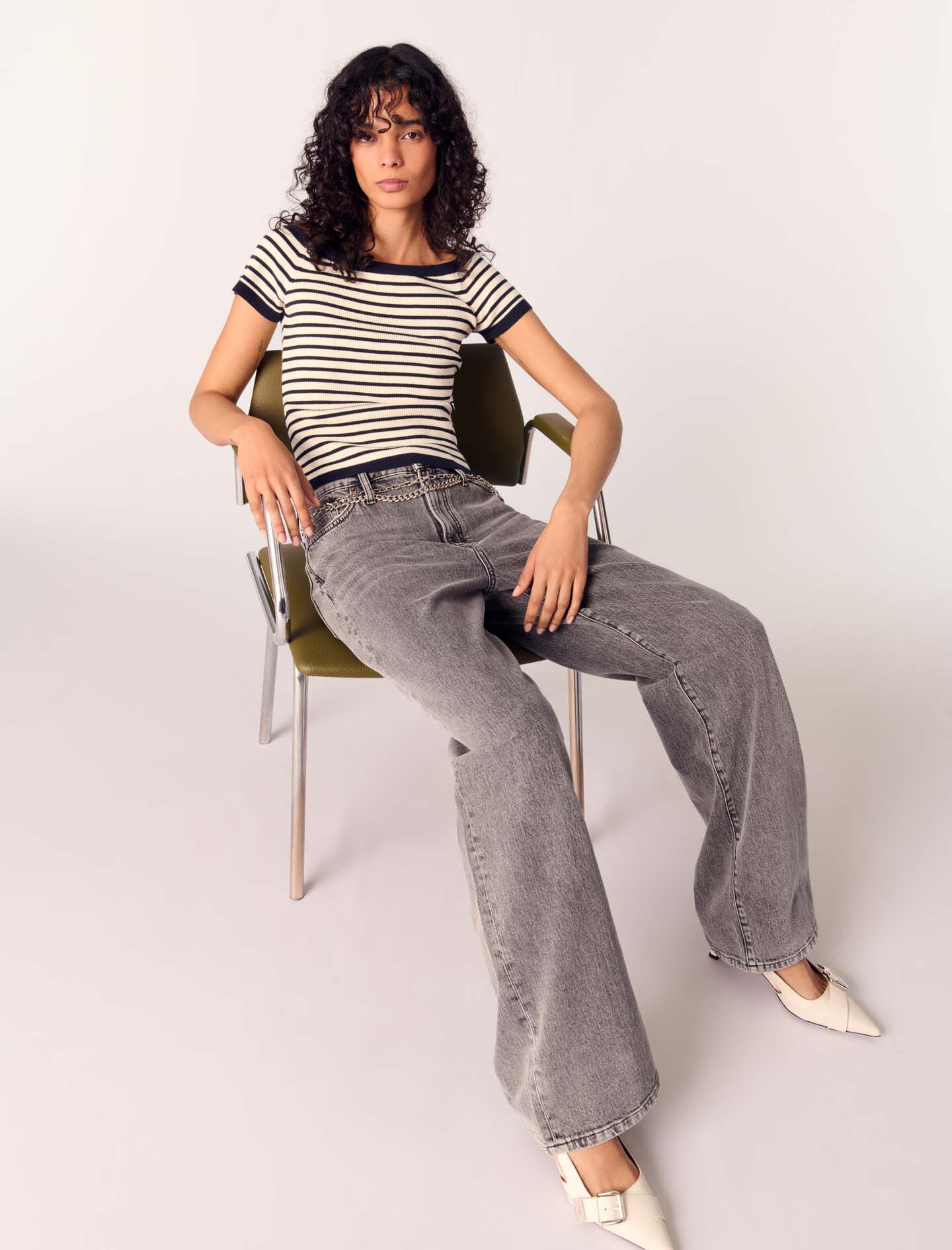 Wide-leg jeans with chain-link belt