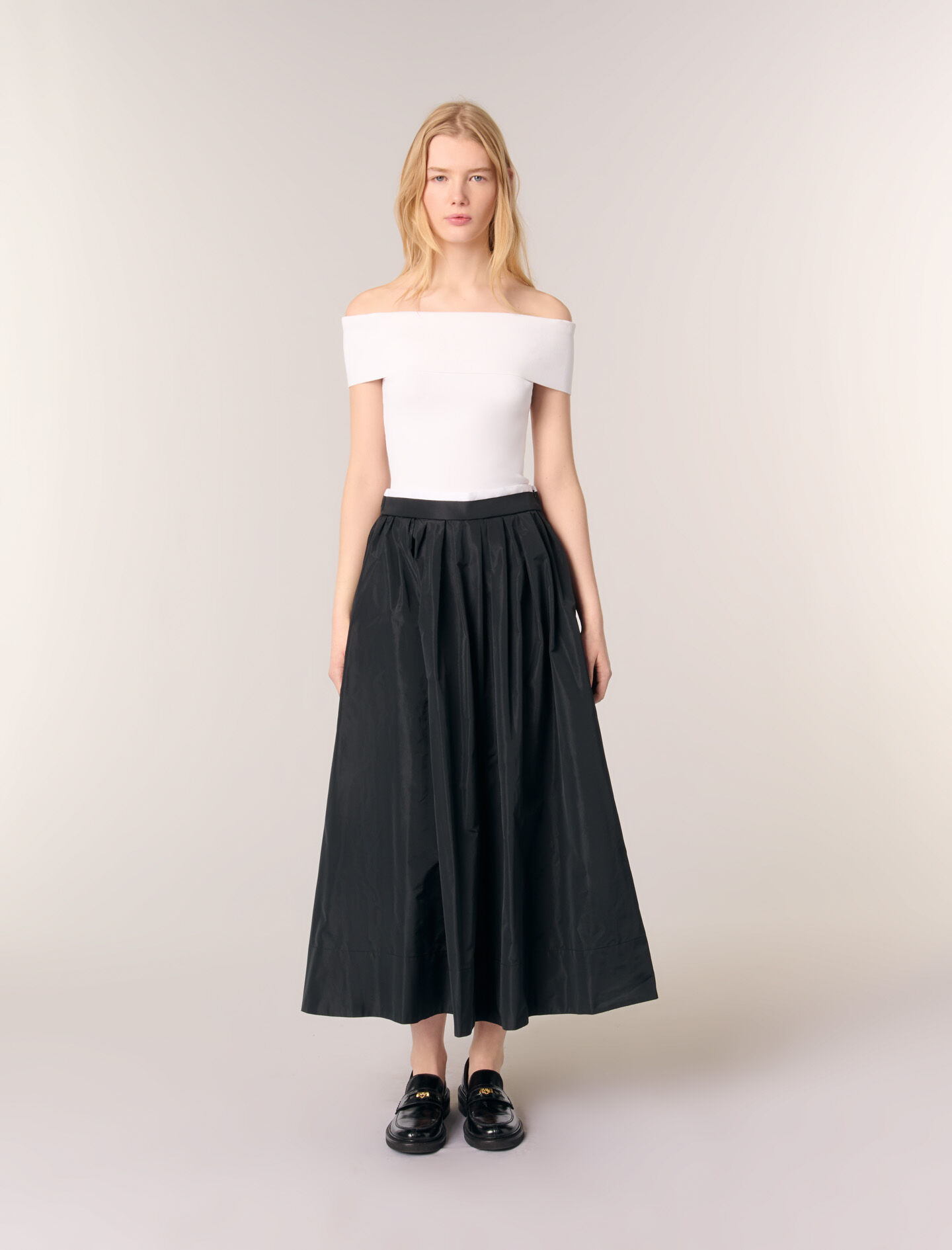 Long skirt with contrast waistband