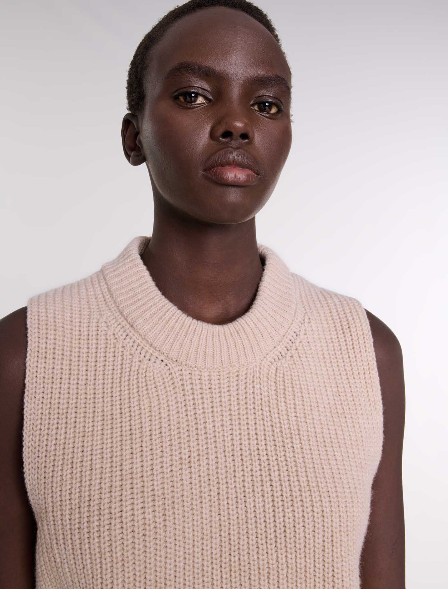 Sleeveless wool jumper